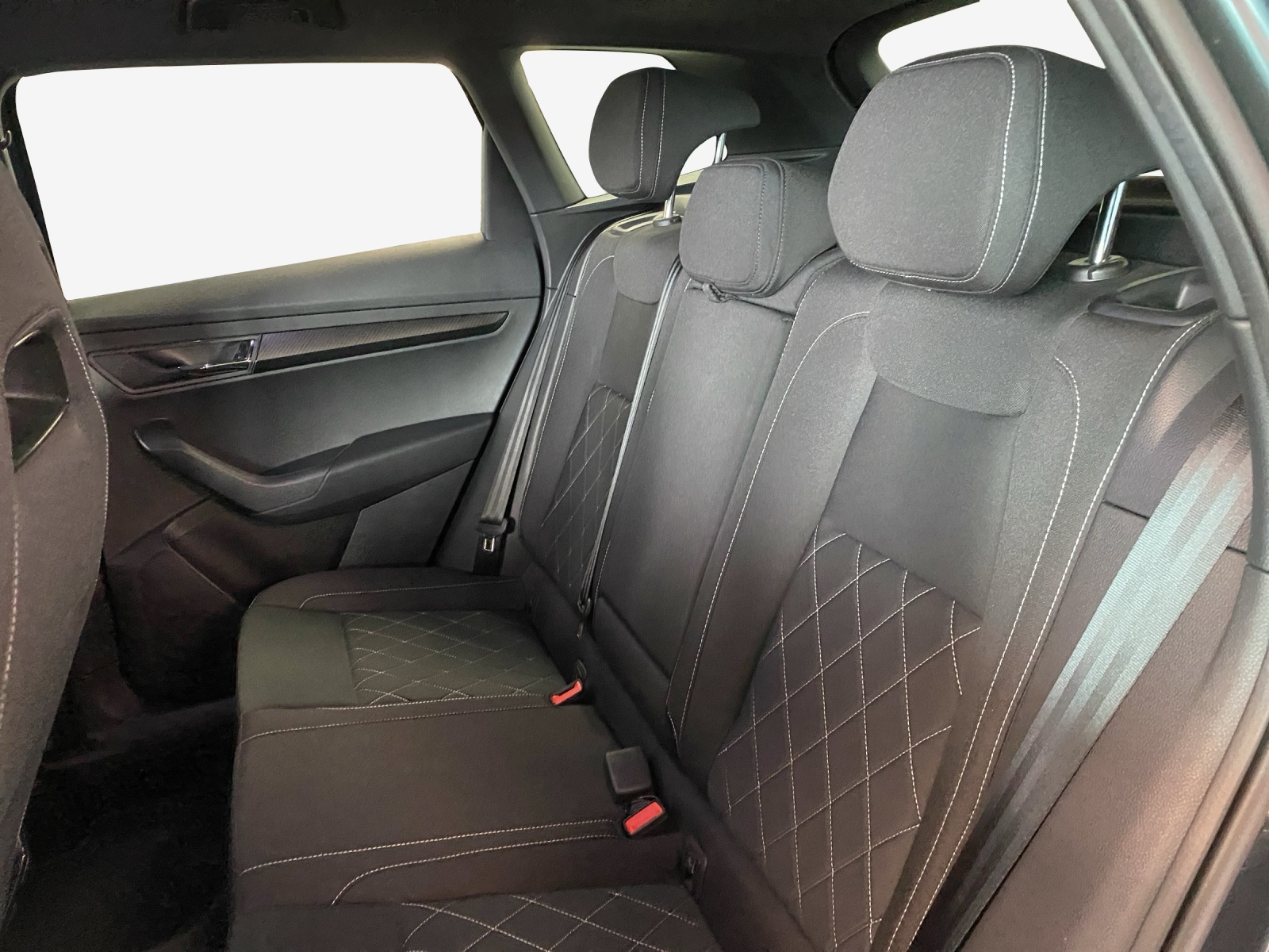 SKODA Karoq 2.0 TSI SportLine 4x4 DSG-image-11