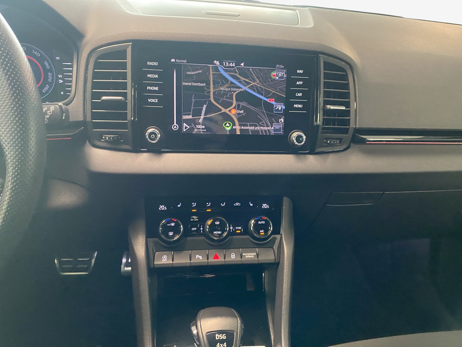 SKODA Karoq 2.0 TSI SportLine 4x4 DSG-image-10