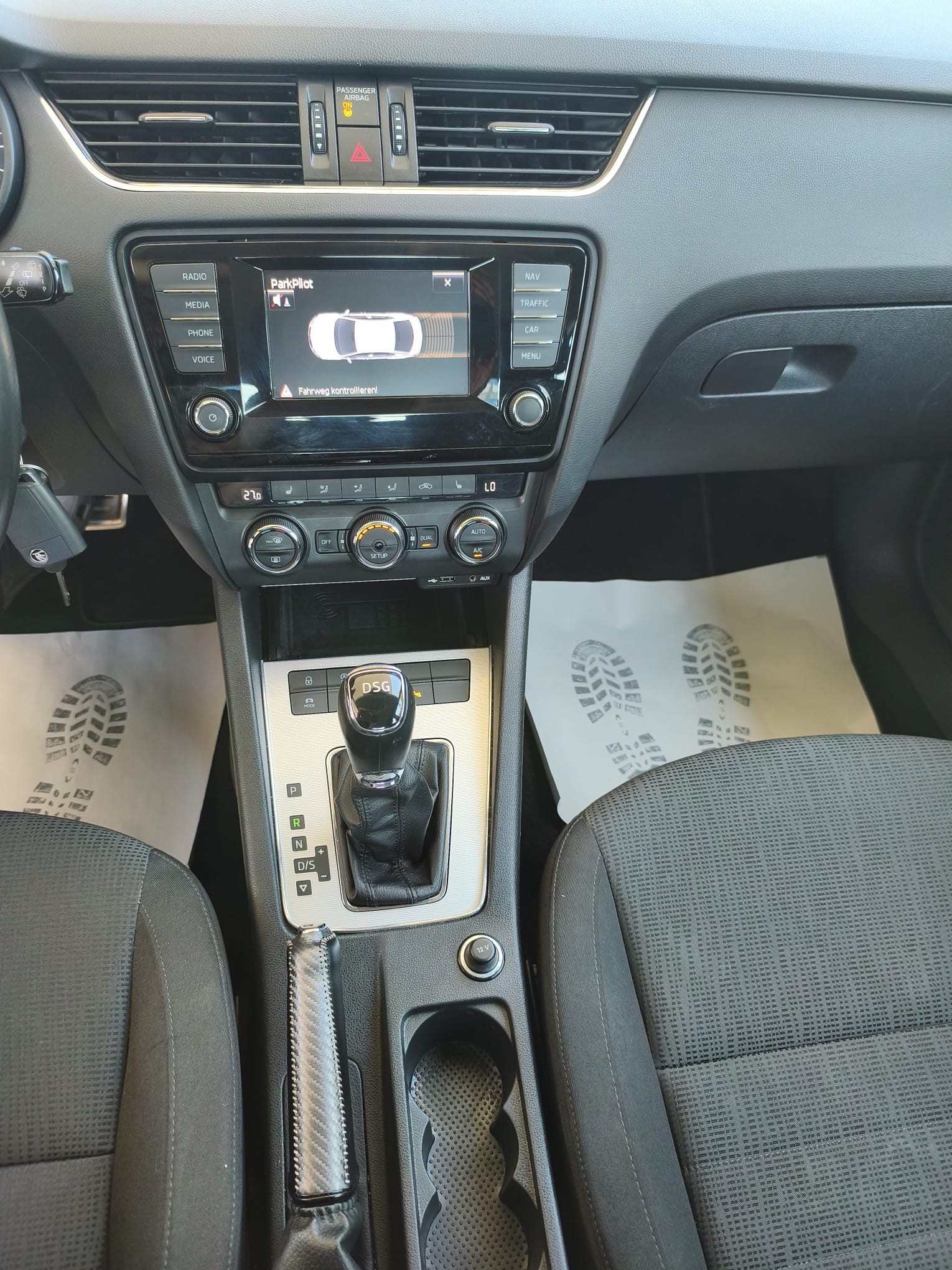 SKODA Octavia 1.8 TSI Ambition DSG-image-14