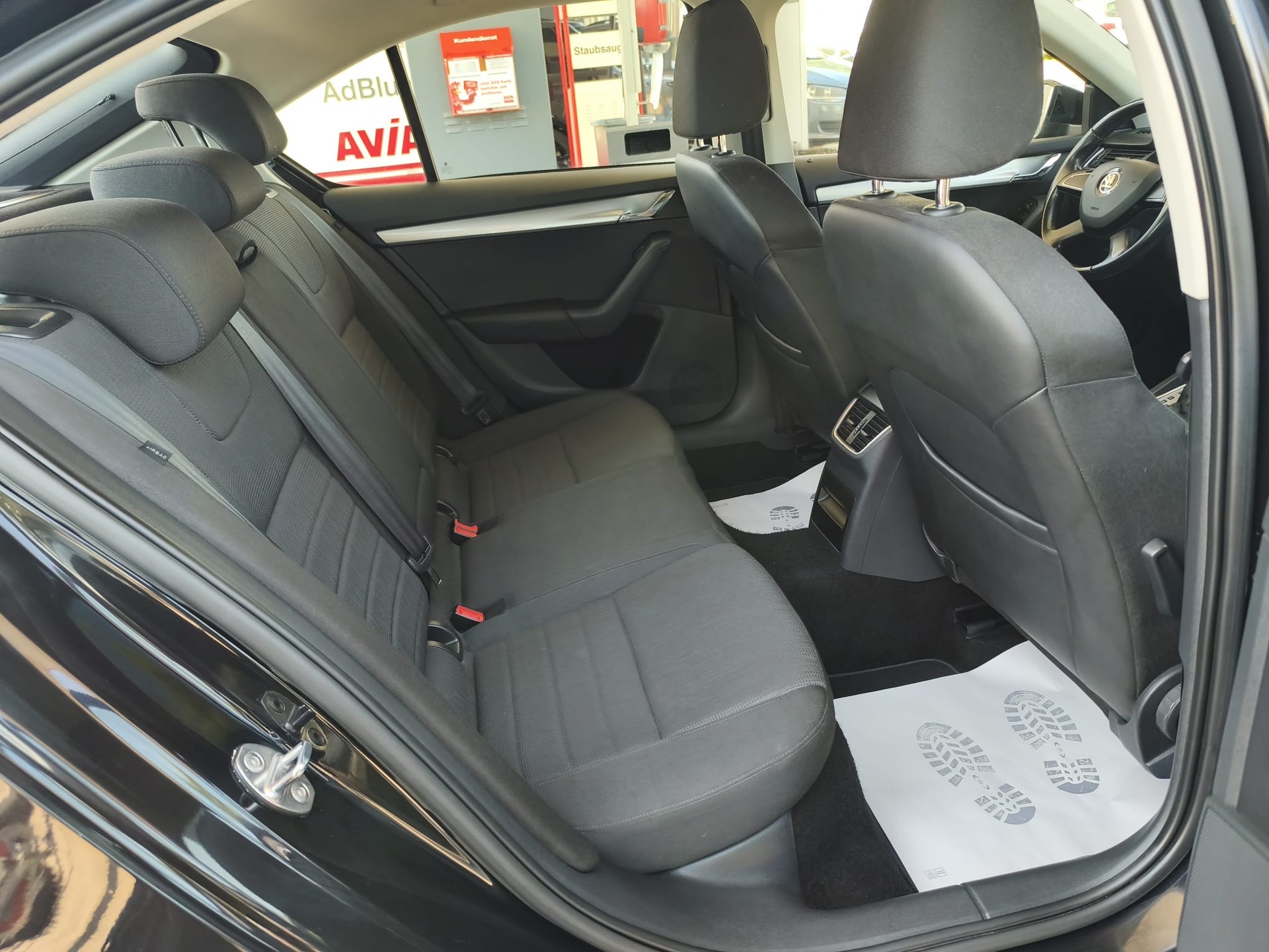 SKODA Octavia 1.8 TSI Ambition DSG-image-12