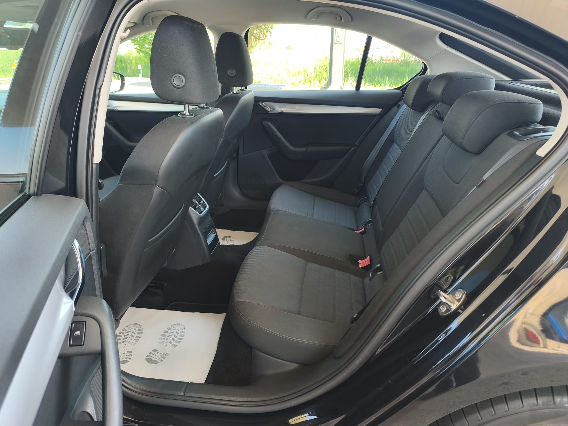 SKODA Octavia 1.8 TSI Ambition DSG-image-13