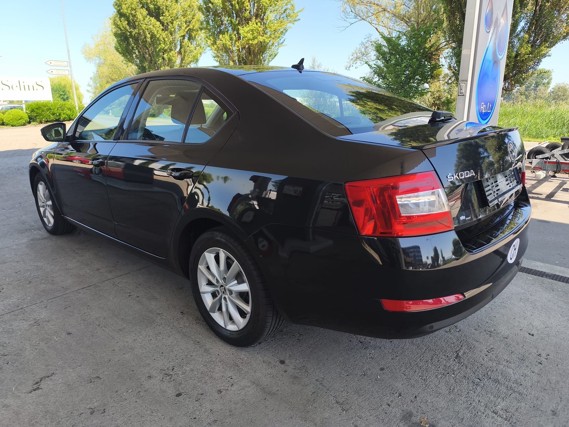 SKODA Octavia 1.8 TSI Ambition DSG-image-1