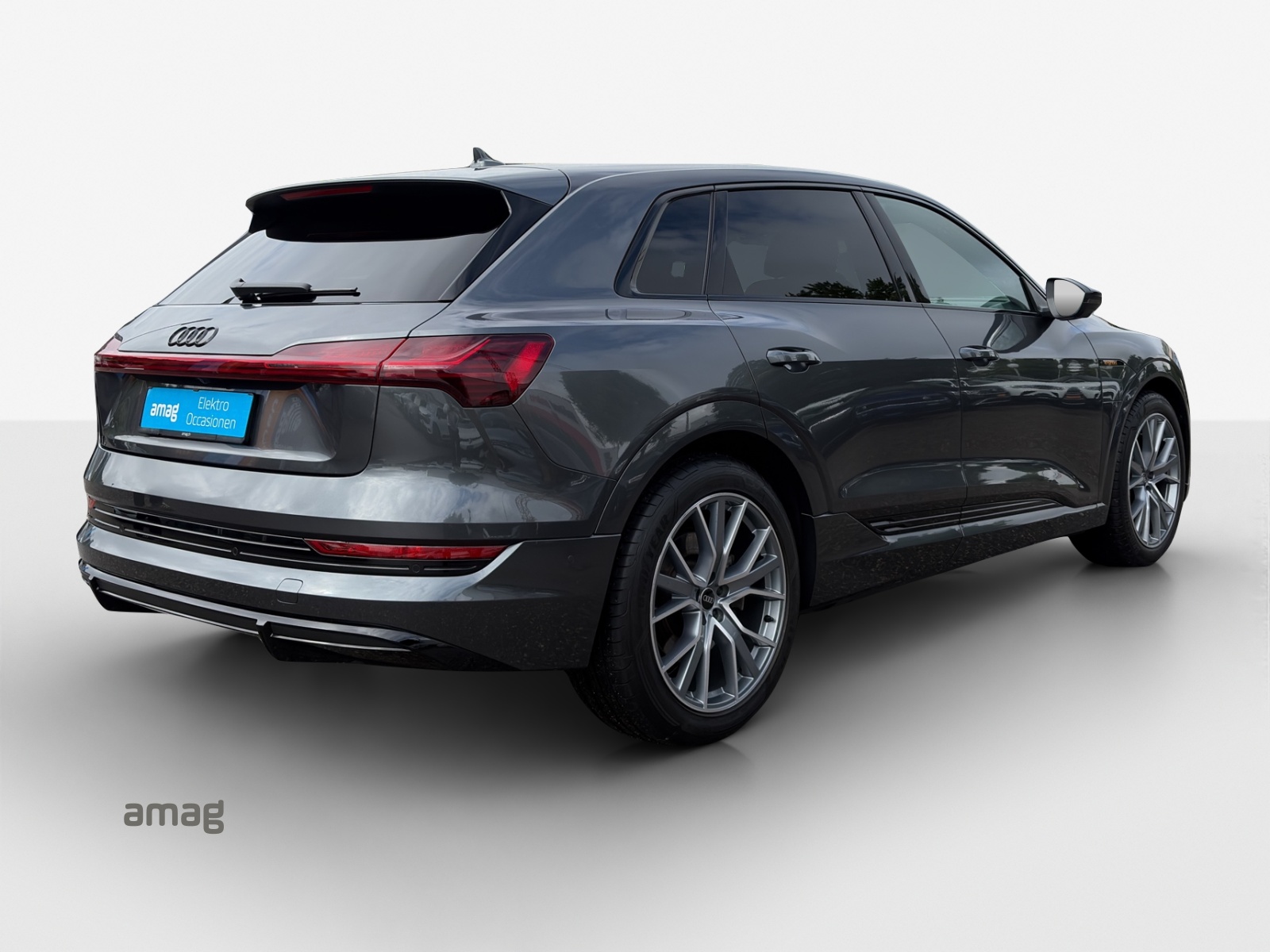 AUDI e-tron 55 S Line Black Edition quattro-image-5
