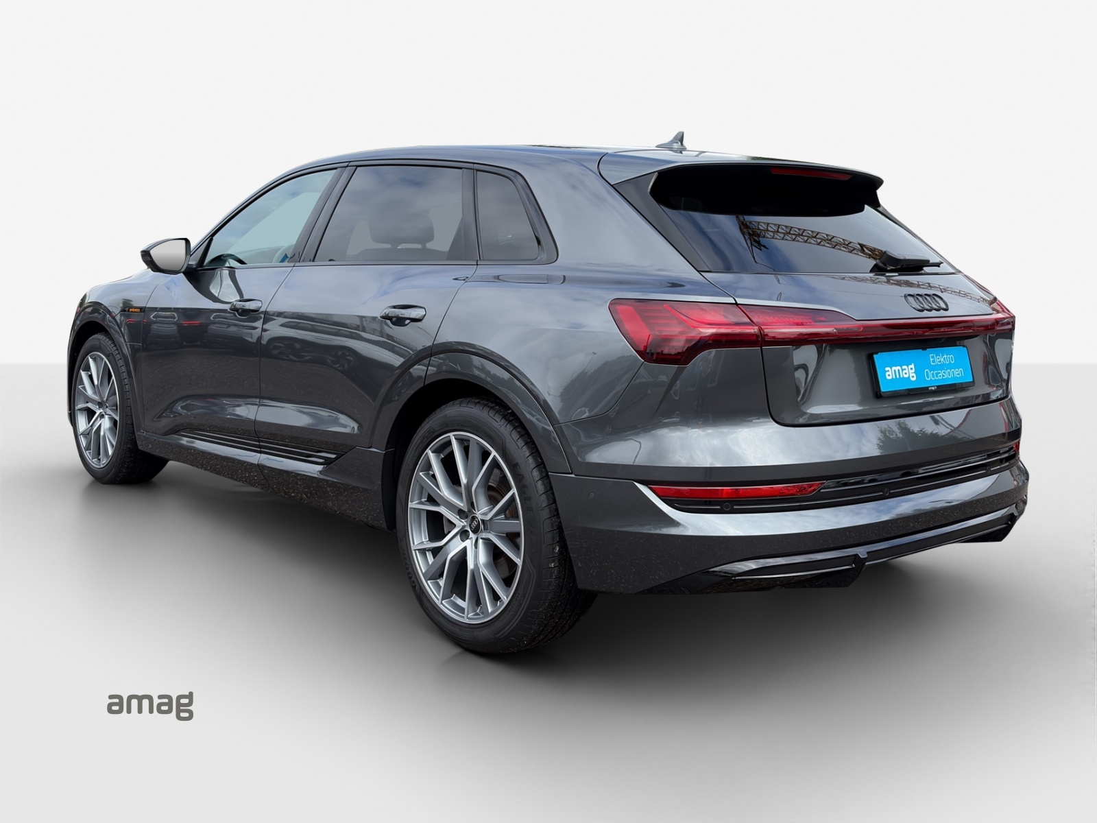 AUDI e-tron 55 S Line Black Edition quattro-image-2