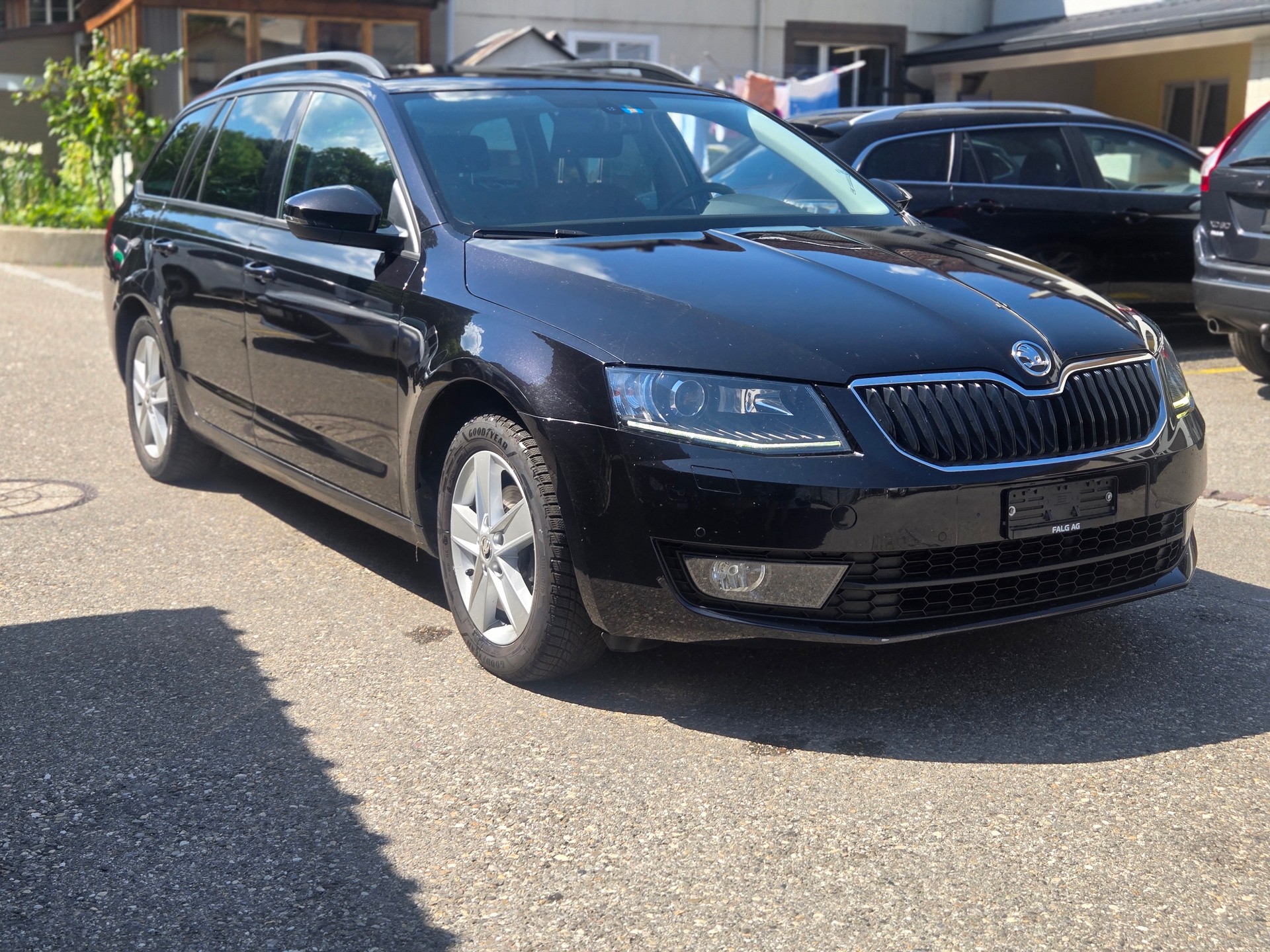 SKODA Octavia Combi 1.2 TSI Active-image-0