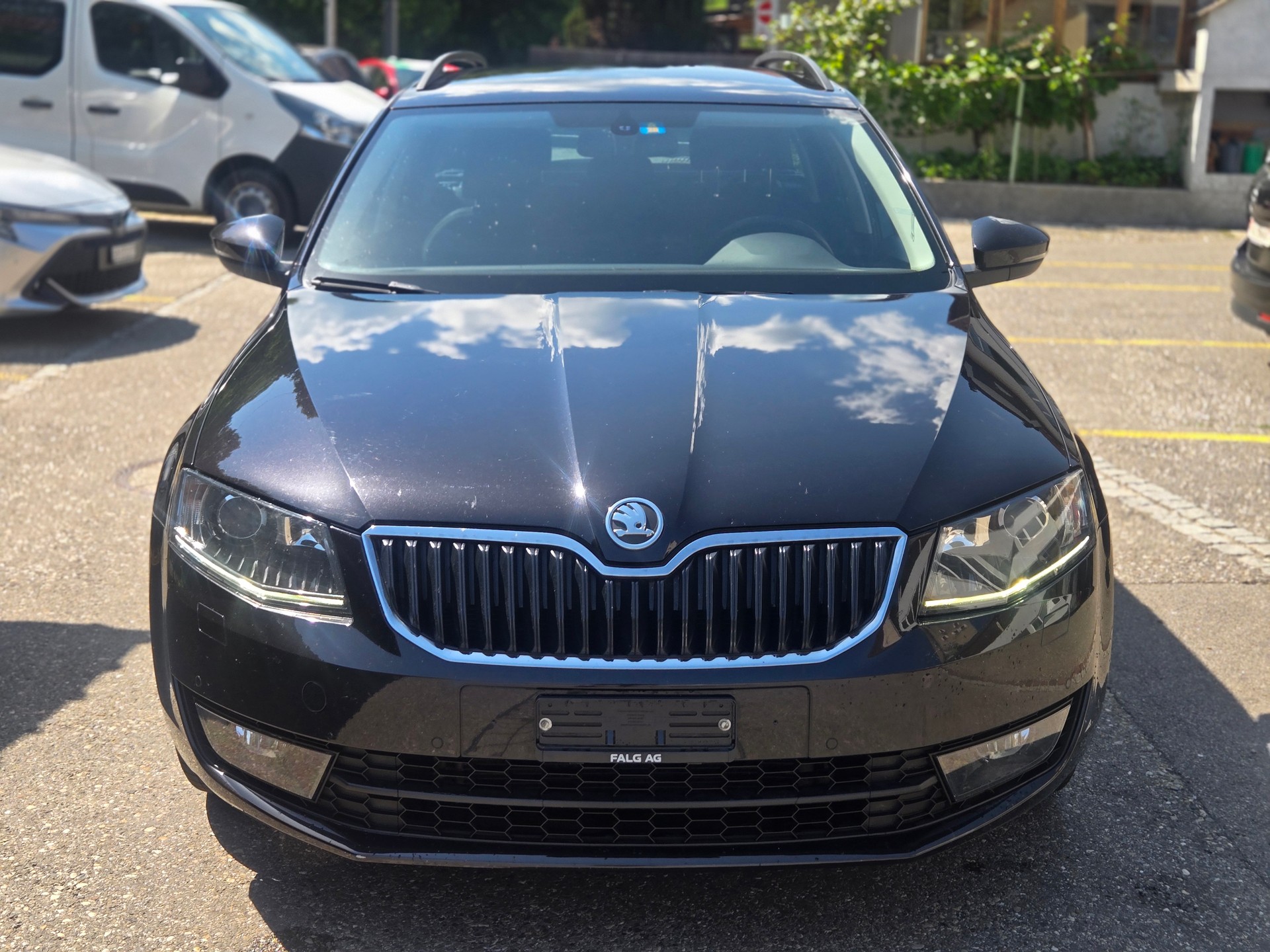 SKODA Octavia Combi 1.2 TSI Active-image-1