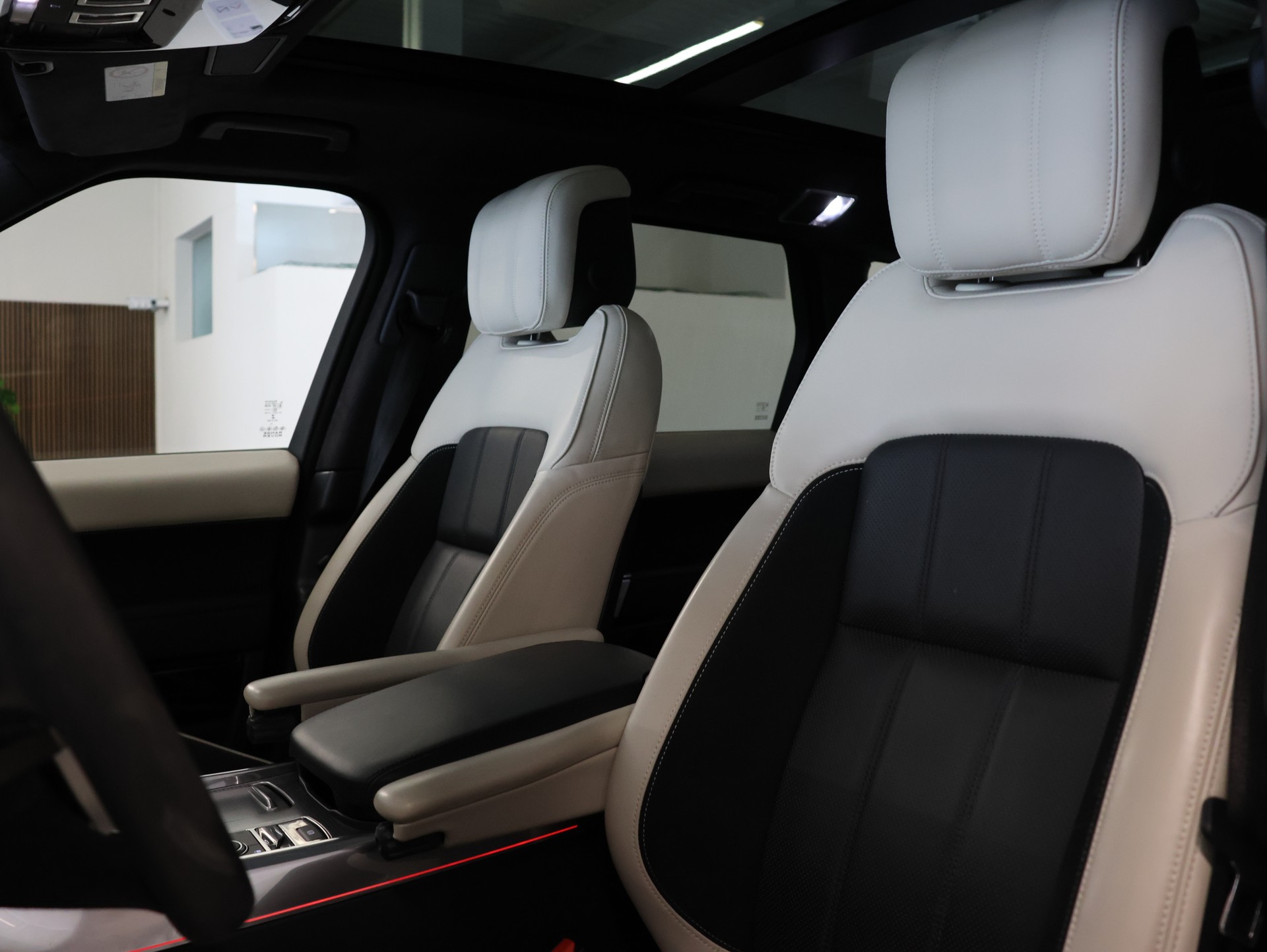 LAND ROVER Range Rover Sport P400 3.0 I6 MHEV HSE Automatic *Panorama* *Meridian* *Carbonteile*-image-18