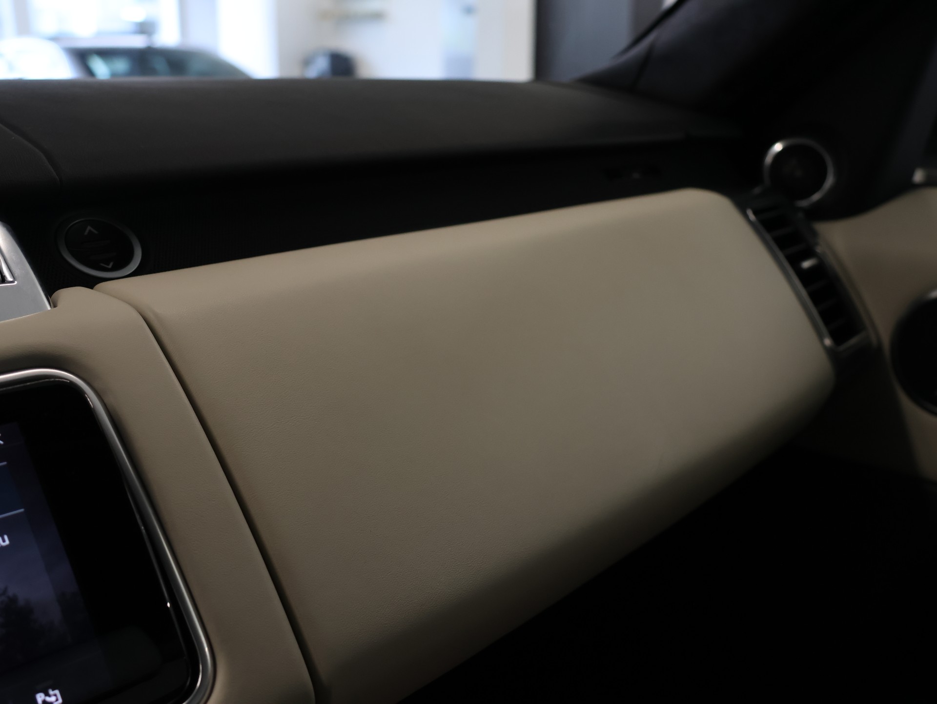 LAND ROVER Range Rover Sport P400 3.0 I6 MHEV HSE Automatic *Panorama* *Meridian* *Carbonteile*-image-32