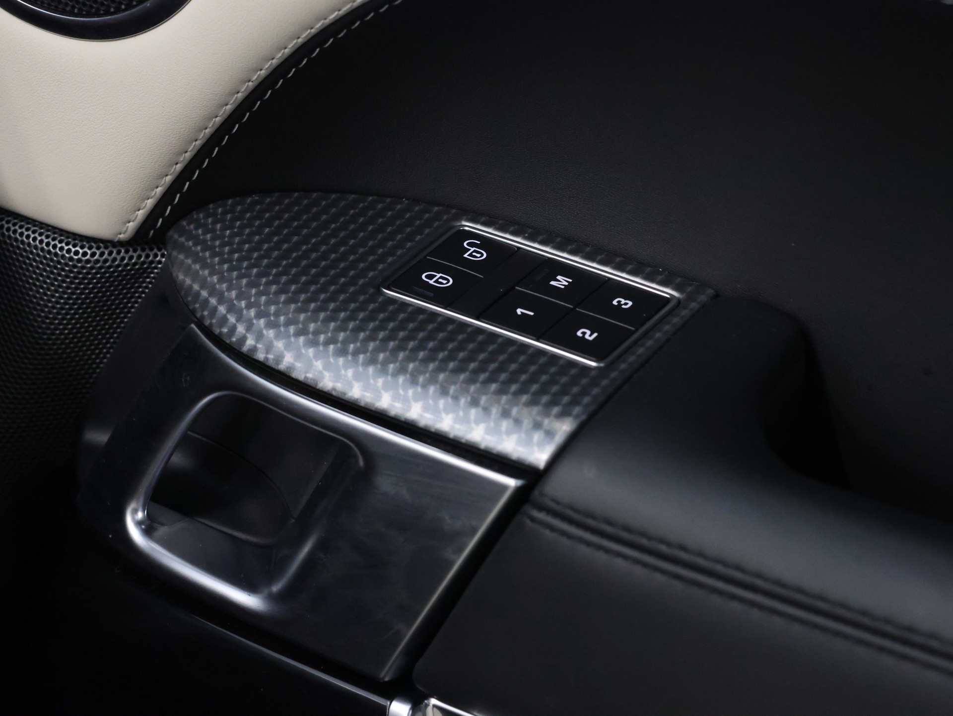 LAND ROVER Range Rover Sport P400 3.0 I6 MHEV HSE Automatic *Panorama* *Meridian* *Carbonteile*-image-34