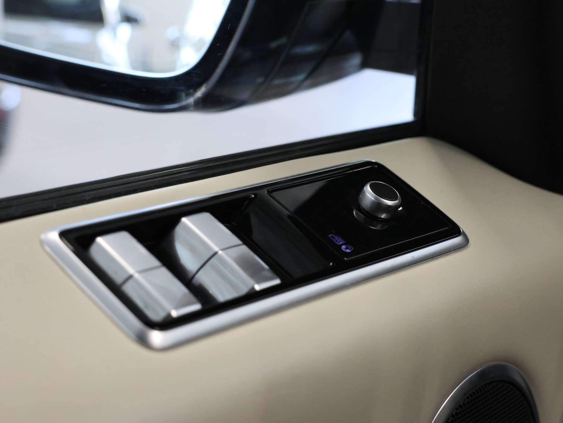 LAND ROVER Range Rover Sport P400 3.0 I6 MHEV HSE Automatic *Panorama* *Meridian* *Carbonteile*-image-36