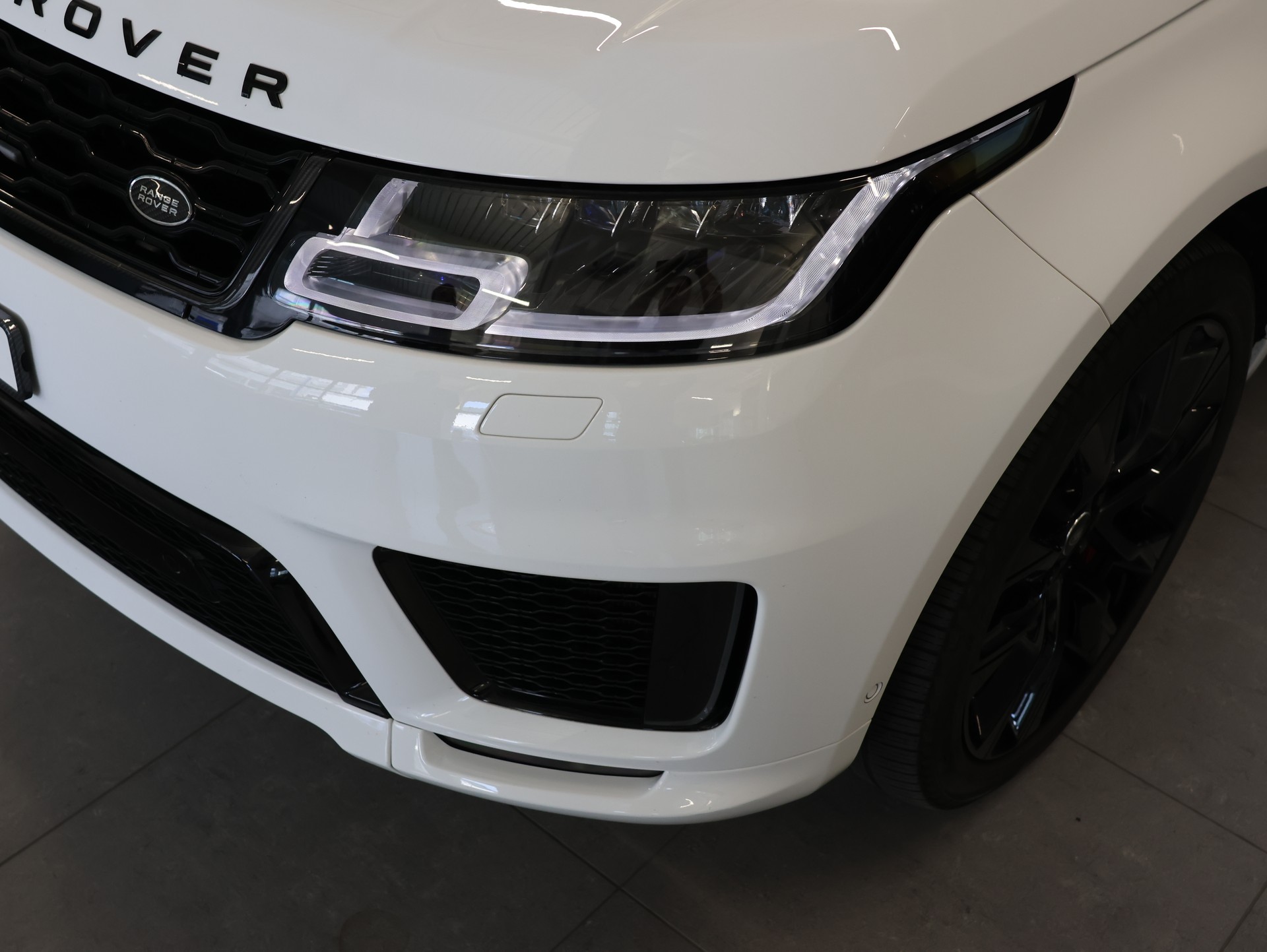LAND ROVER Range Rover Sport P400 3.0 I6 MHEV HSE Automatic *Panorama* *Meridian* *Carbonteile*-image-9