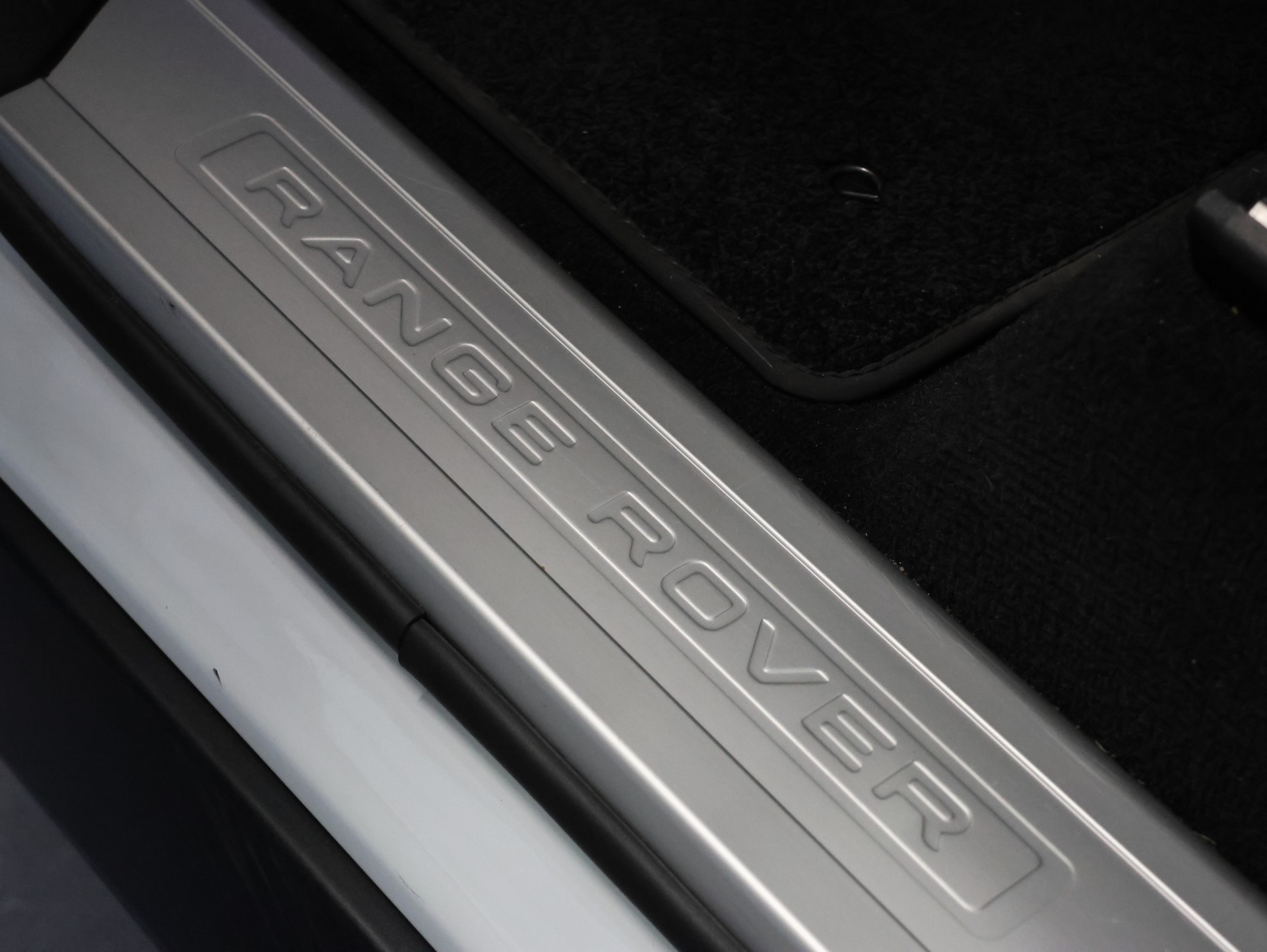 LAND ROVER Range Rover Sport P400 3.0 I6 MHEV HSE Automatic *Panorama* *Meridian* *Carbonteile*-image-17