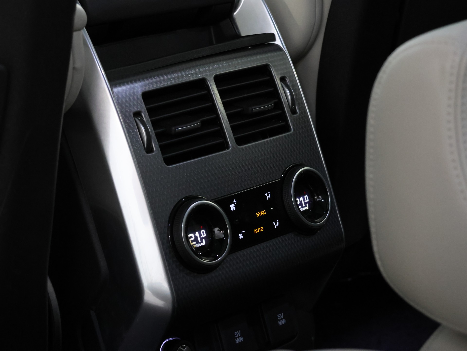 LAND ROVER Range Rover Sport P400 3.0 I6 MHEV HSE Automatic *Panorama* *Meridian* *Carbonteile*-image-40