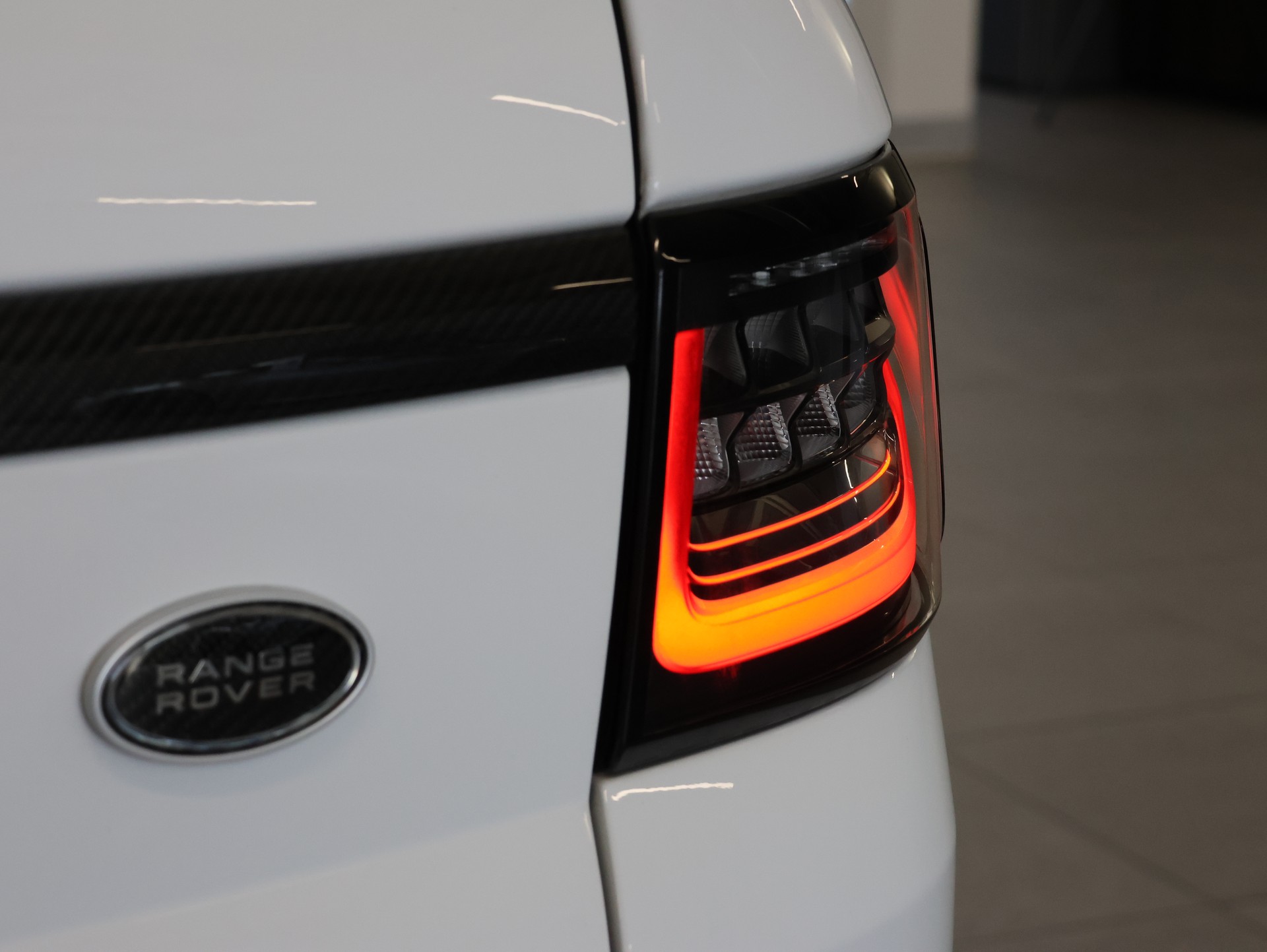 LAND ROVER Range Rover Sport P400 3.0 I6 MHEV HSE Automatic *Panorama* *Meridian* *Carbonteile*-image-11