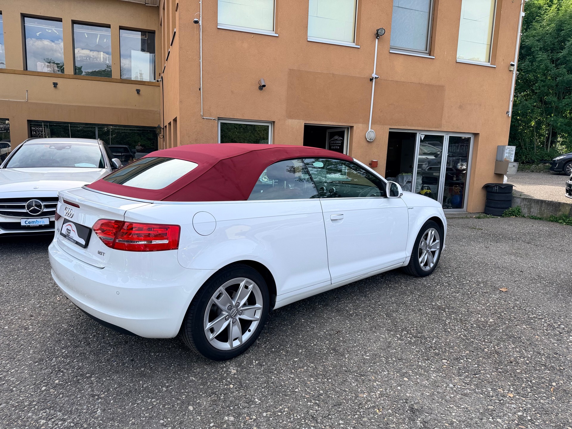 AUDI A3 Cabriolet 1.8 TFSI Attraction-image-19