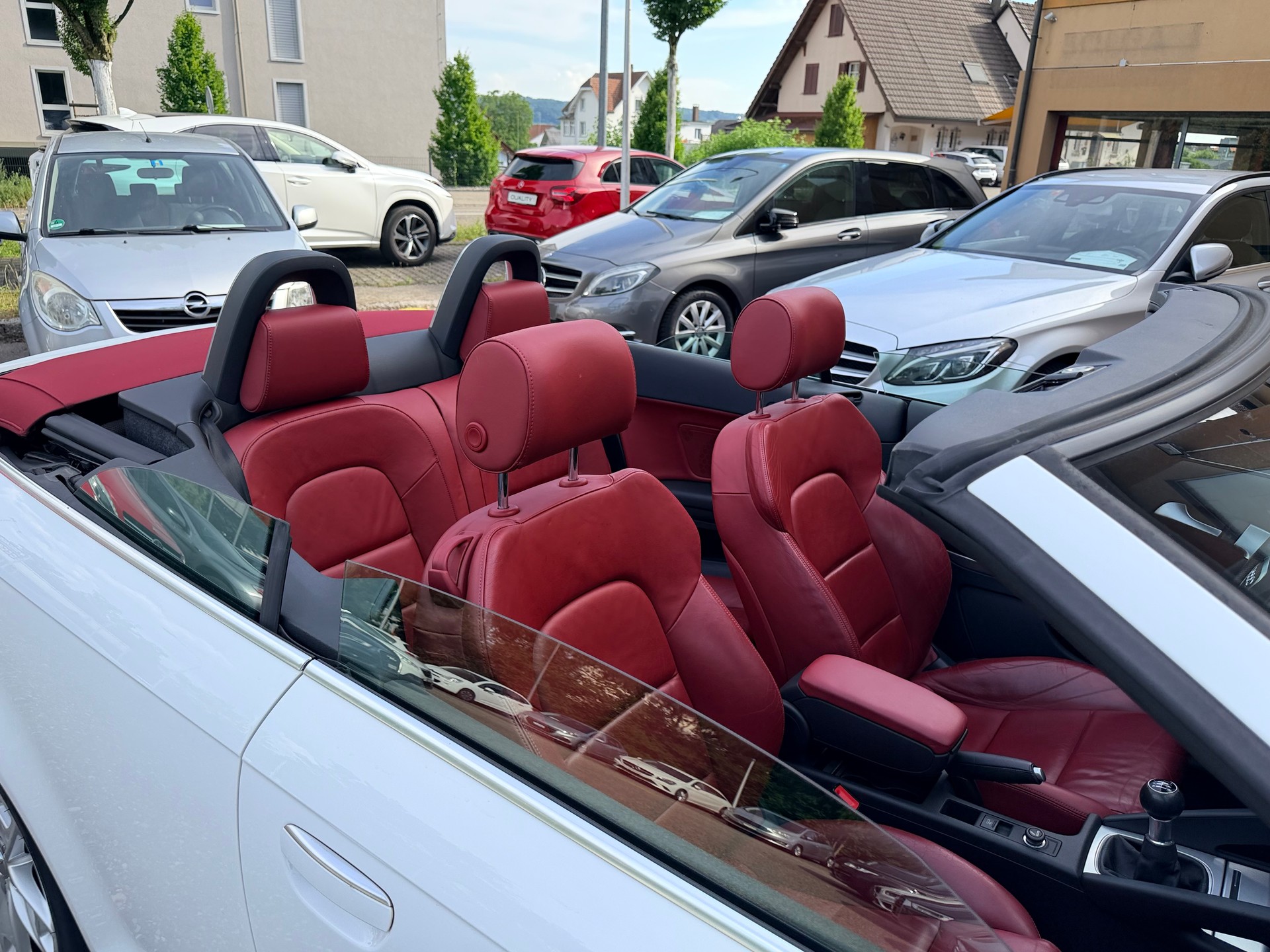 AUDI A3 Cabriolet 1.8 TFSI Attraction-image-16