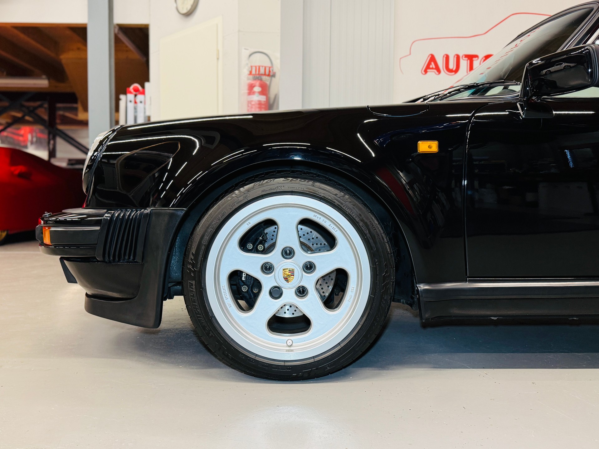 PORSCHE 911 930 Turbo 3.3 Modelljahr 1987 „A1 Schwarz glanz“ RUF Veteran-image-15