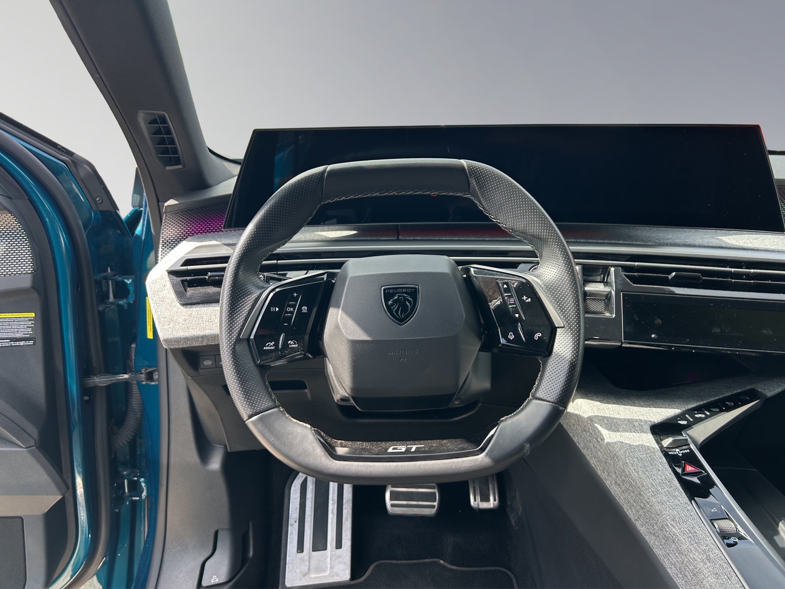 PEUGEOT 3008 e-GT-image-9