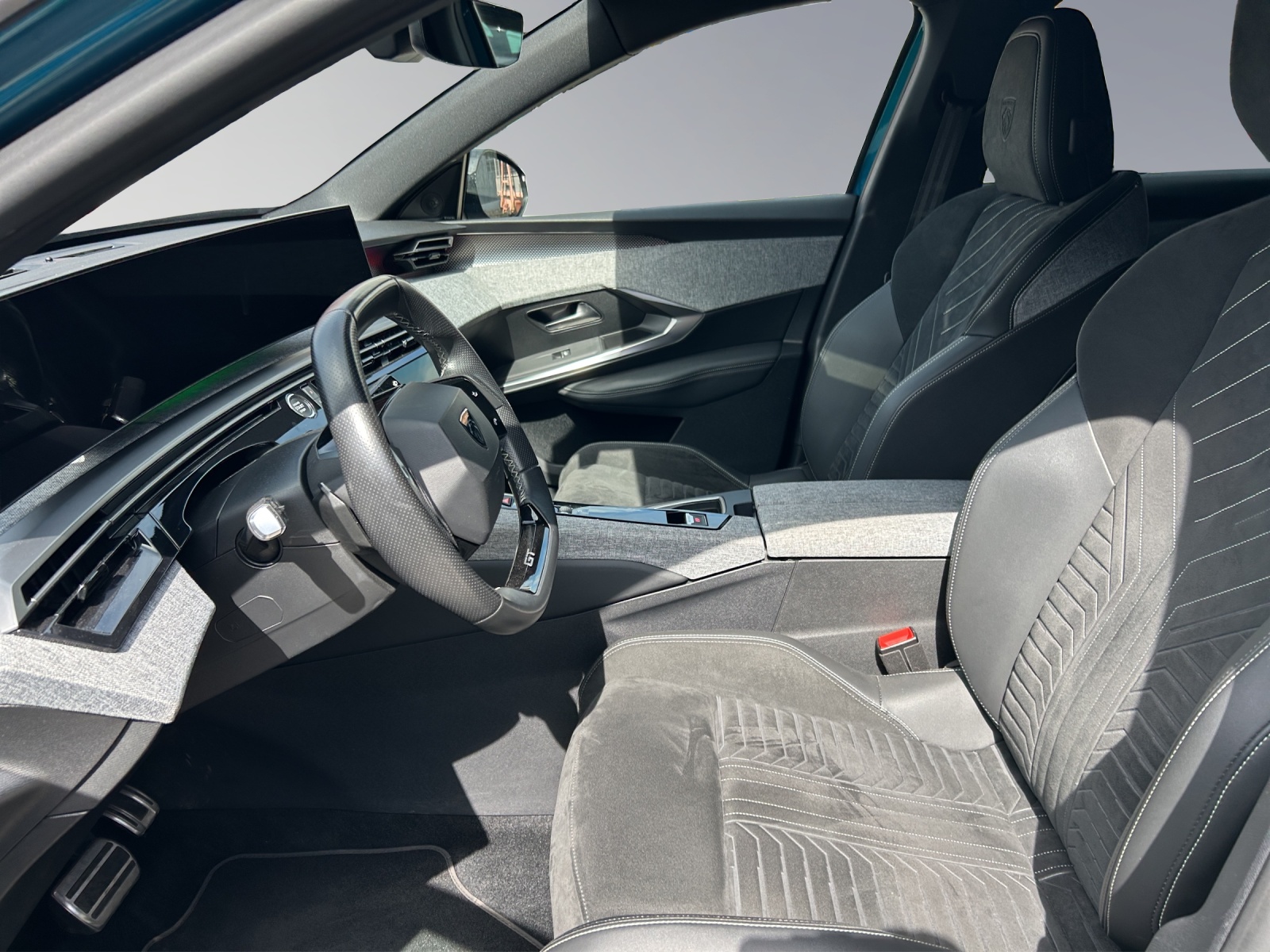 PEUGEOT 3008 e-GT-image-8