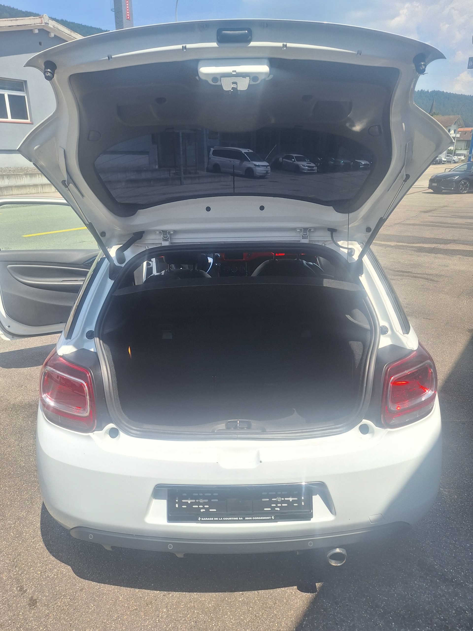 DS AUTOMOBILES DS3 1.2 Pure Tech Red Edition-image-10