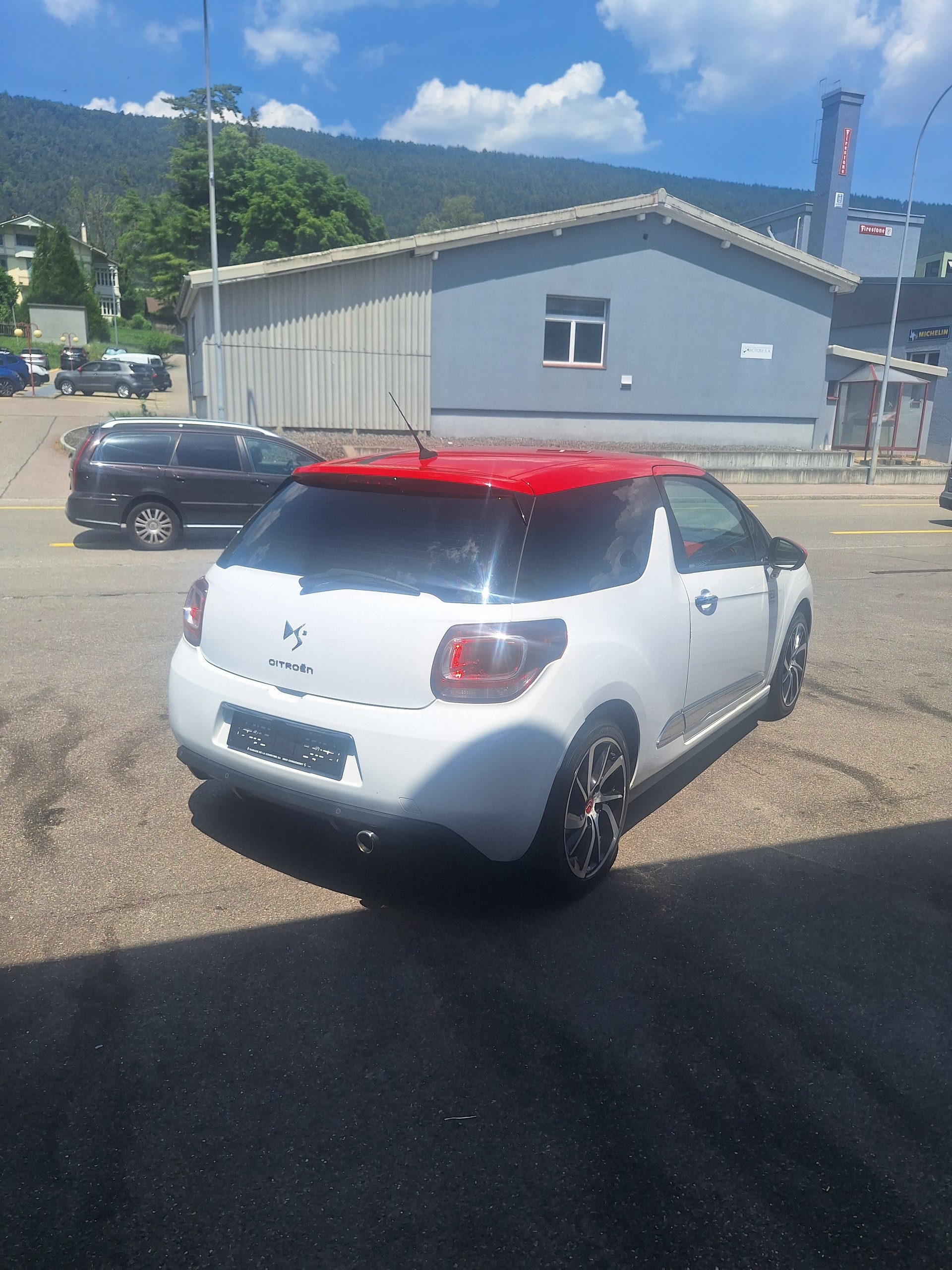 DS AUTOMOBILES DS3 1.2 Pure Tech Red Edition-image-2