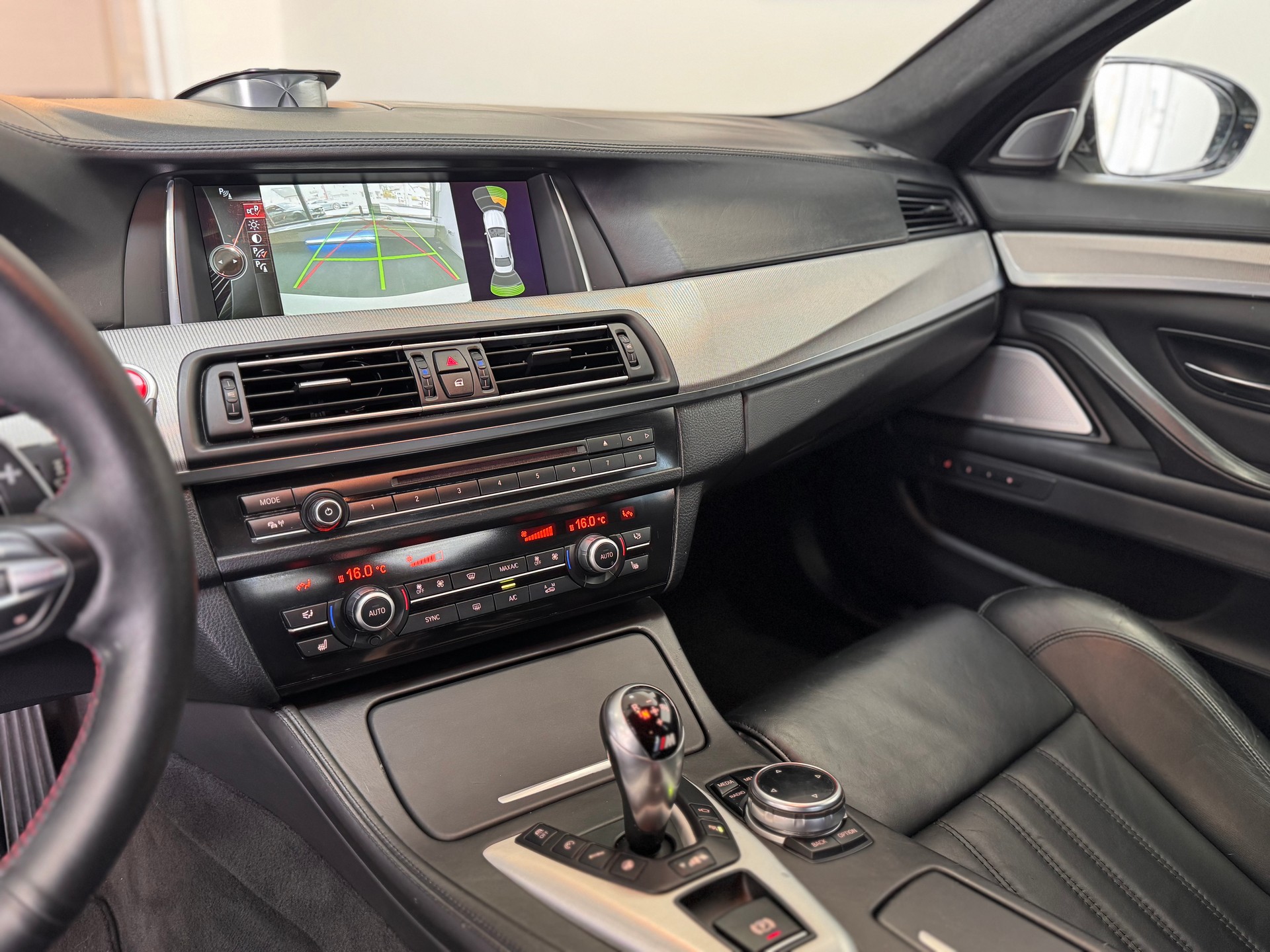 BMW M5 Competition Drivelogic *Frozzen White Matt Lackierung / Keramik Bremsen / B&O Soundsystem / LED / Softclose / Facelift*-image-14