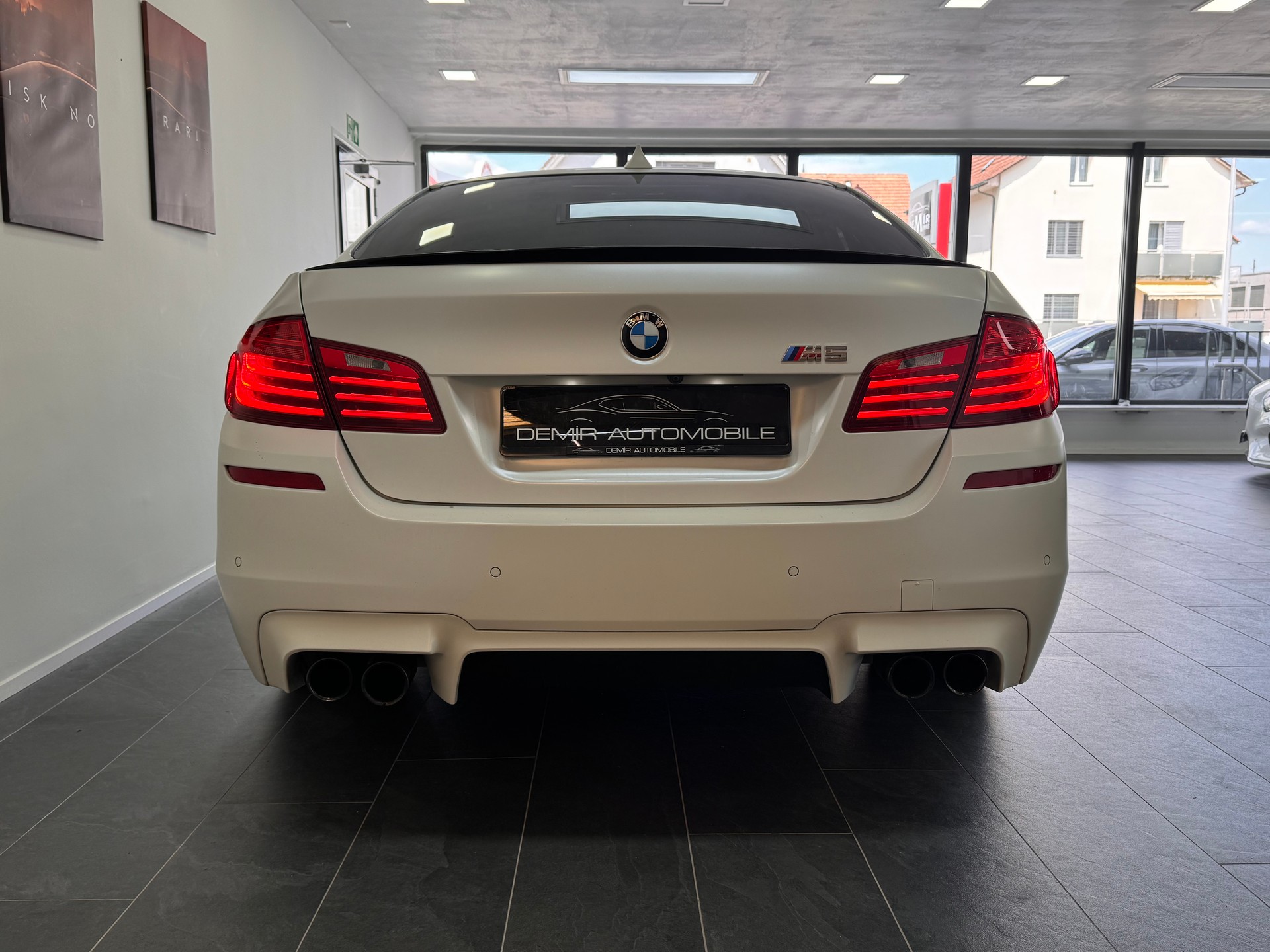BMW M5 Competition Drivelogic *Frozzen White Matt Lackierung / Keramik Bremsen / B&O Soundsystem / LED / Softclose / Facelift*-image-4
