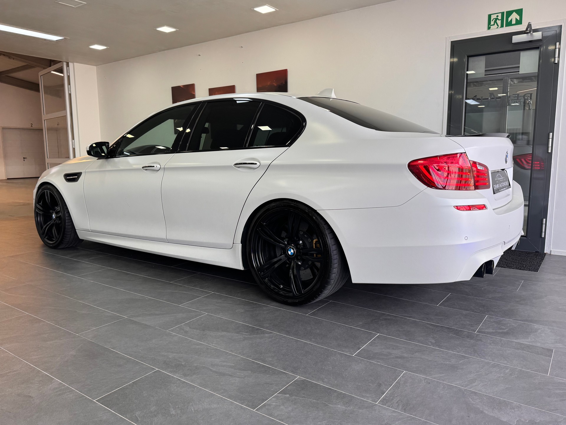 BMW M5 Competition Drivelogic *Frozzen White Matt Lackierung / Keramik Bremsen / B&O Soundsystem / LED / Softclose / Facelift*-image-5