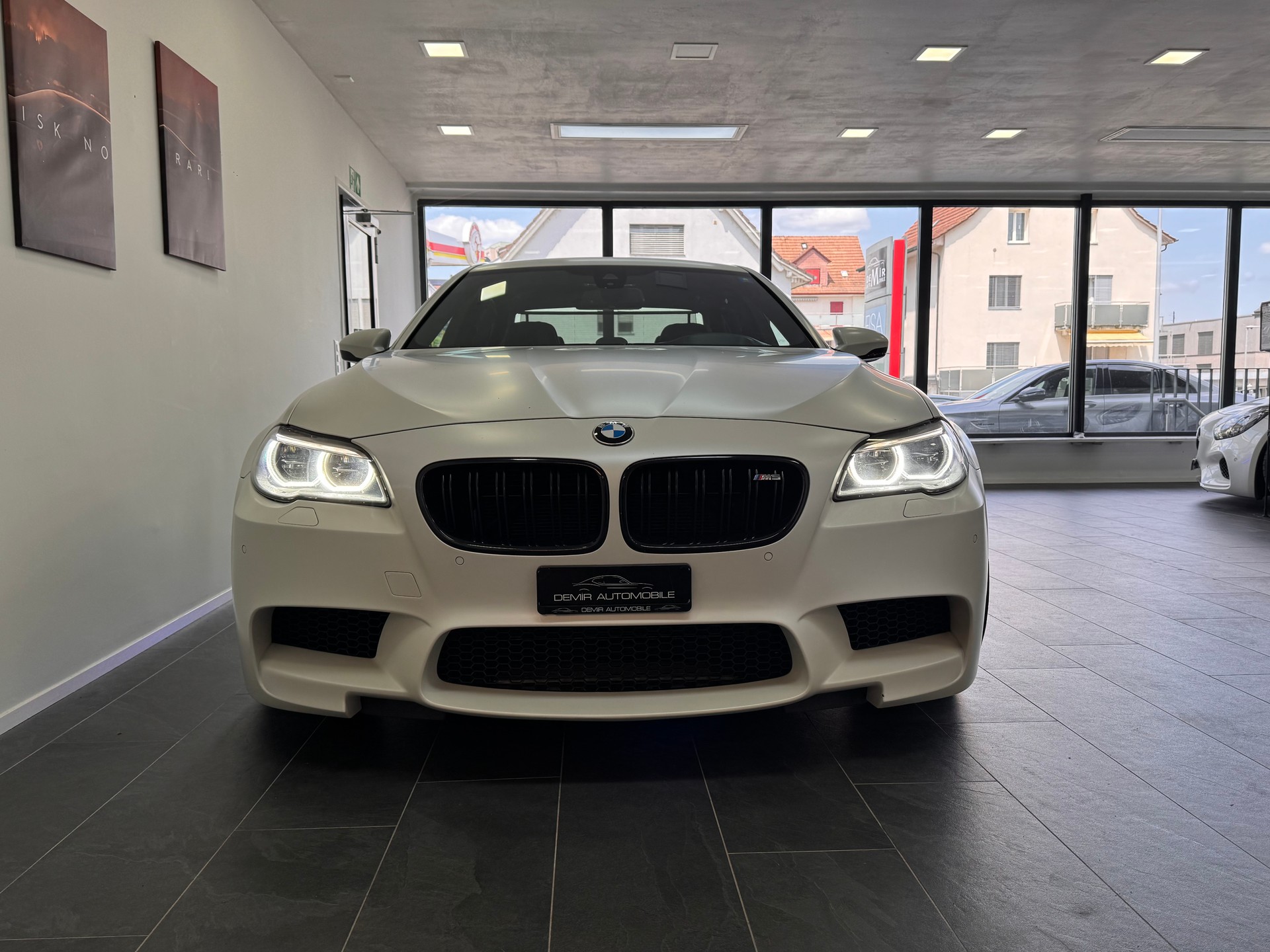 BMW M5 Competition Drivelogic *Frozzen White Matt Lackierung / Keramik Bremsen / B&O Soundsystem / LED / Softclose / Facelift*-image-1