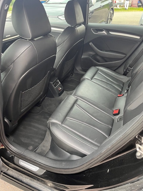 AUDI S3 Sportback 2.0 T FSI quattro S-Tronic-image-5