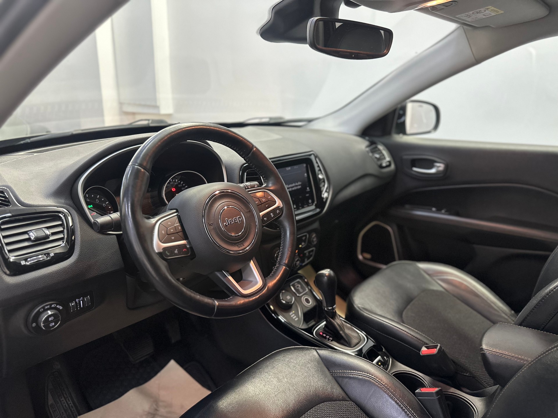 JEEP Compass 1.4 Turbo Limited AWD 9ATX-image-13