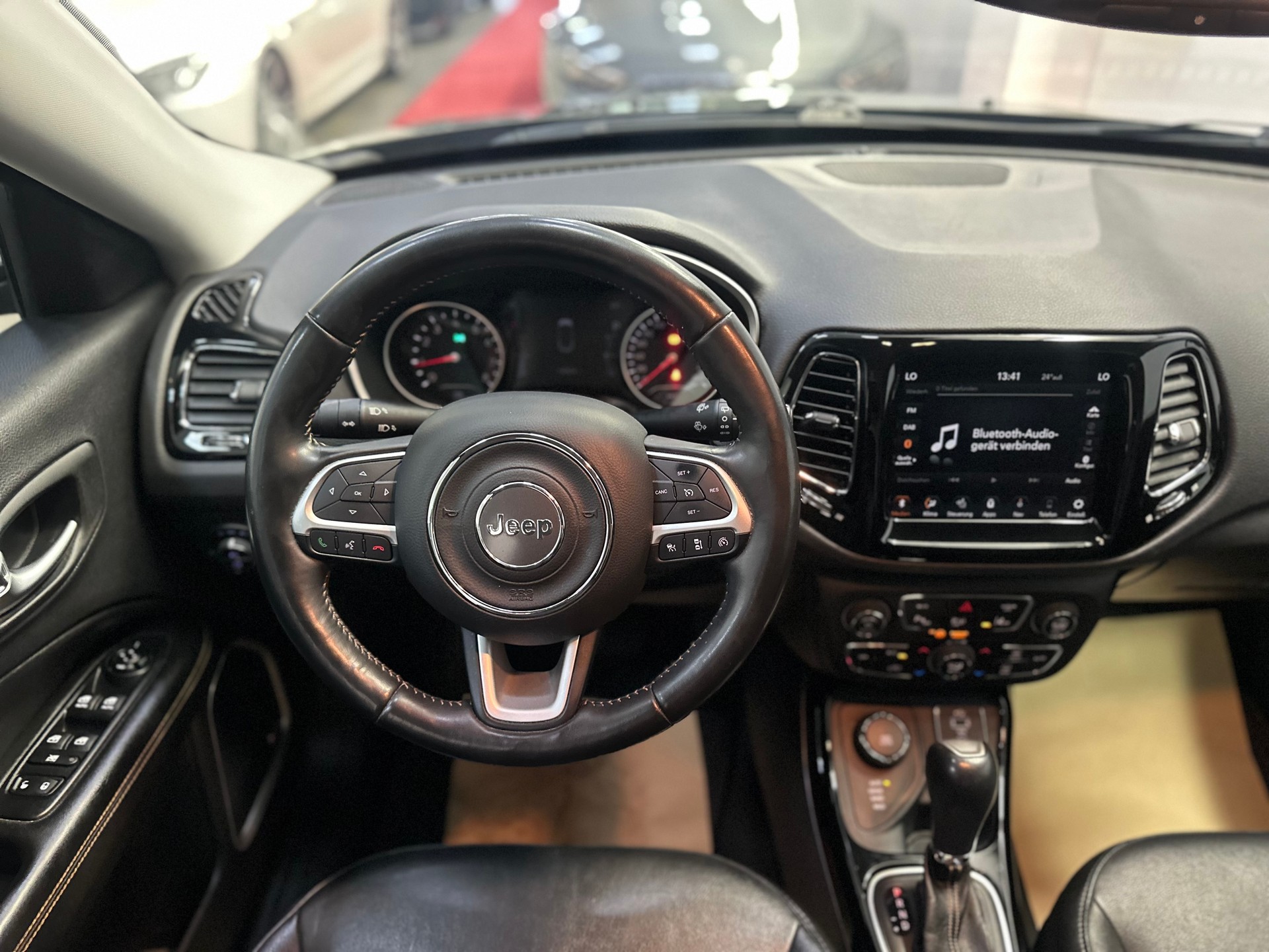 JEEP Compass 1.4 Turbo Limited AWD 9ATX-image-12
