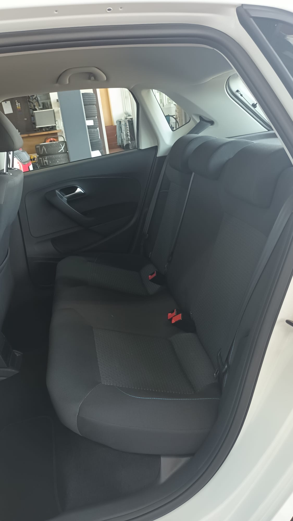 VW Polo 1.0 TSI BMT Trendline-image-12