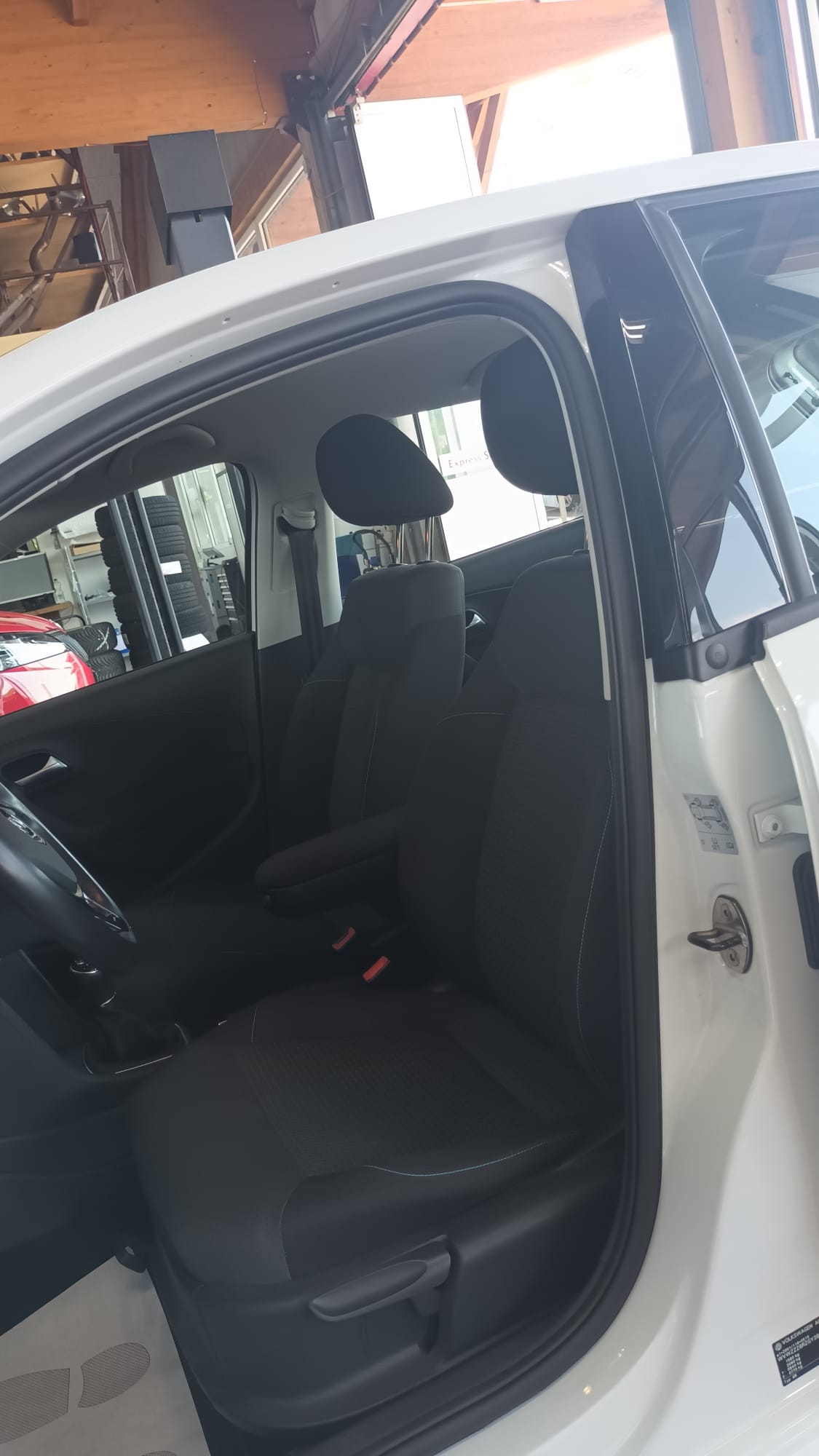 VW Polo 1.0 TSI BMT Trendline-image-11