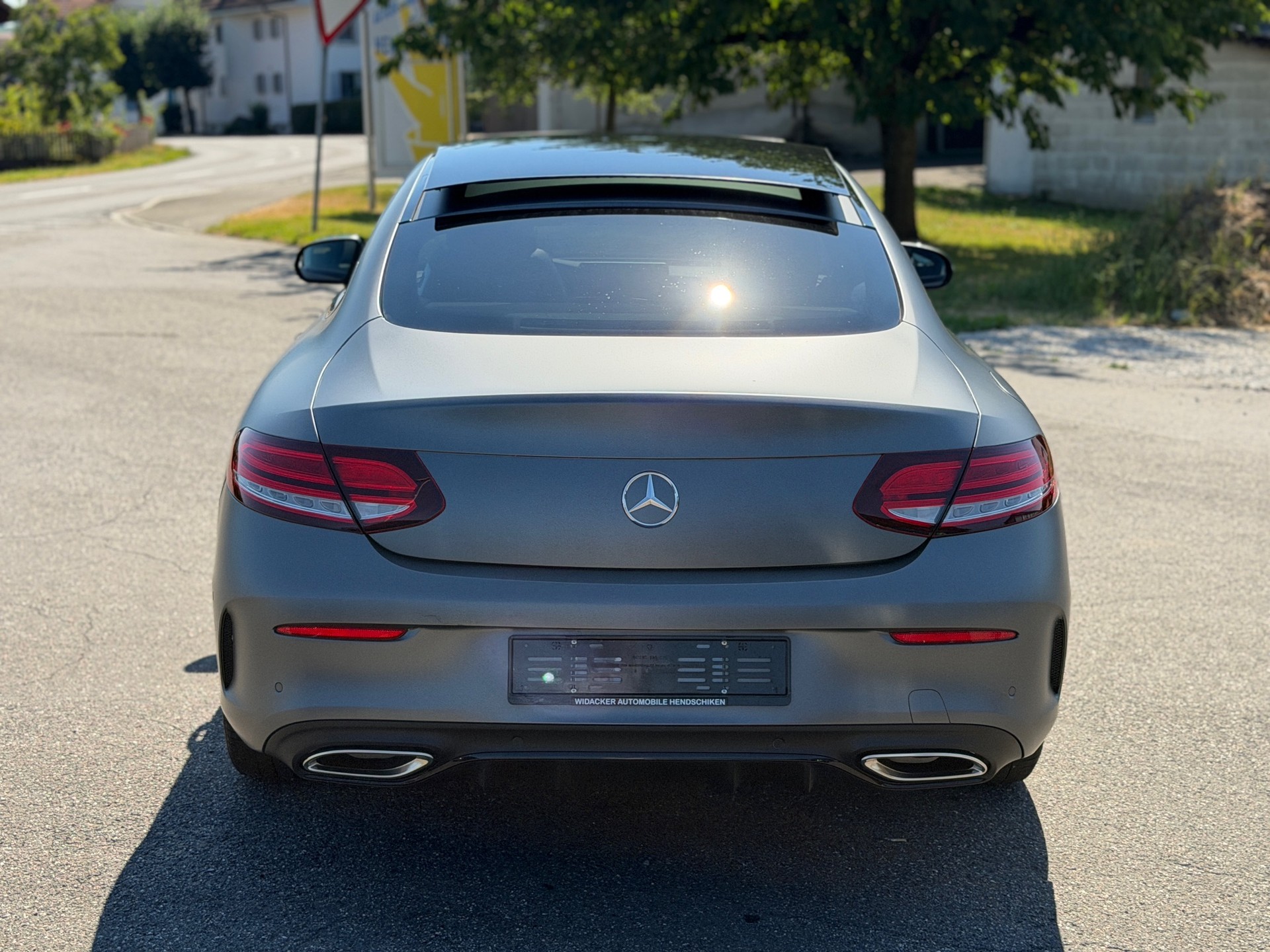 MERCEDES-BENZ C 200 Coupé 4Matic AMG Line 9G-Tronic-image-4