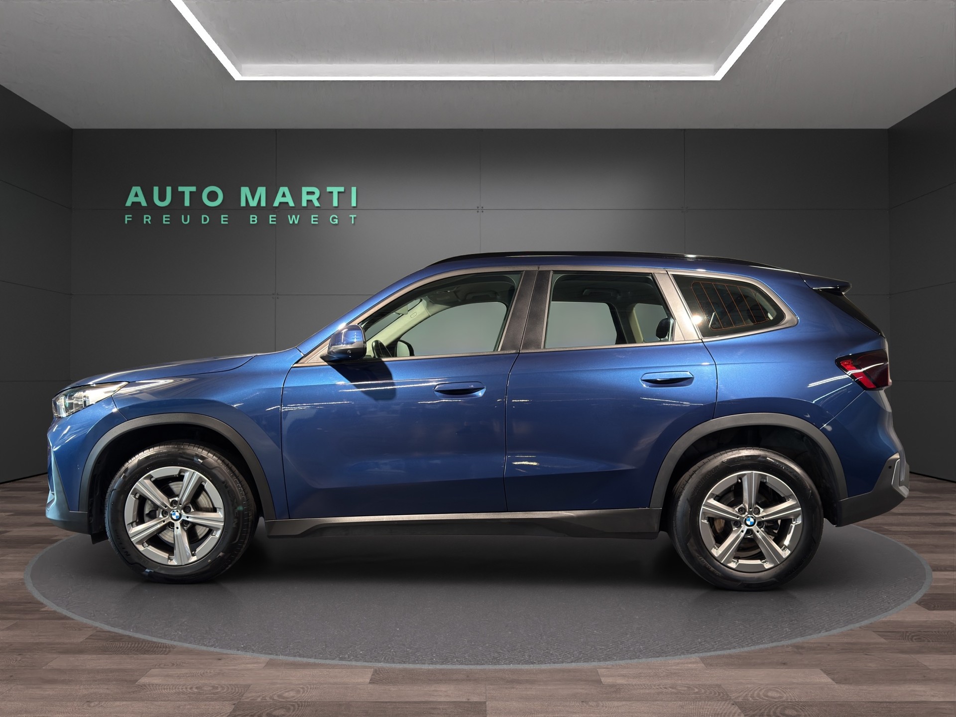 BMW X1 18d sDrive-image-1