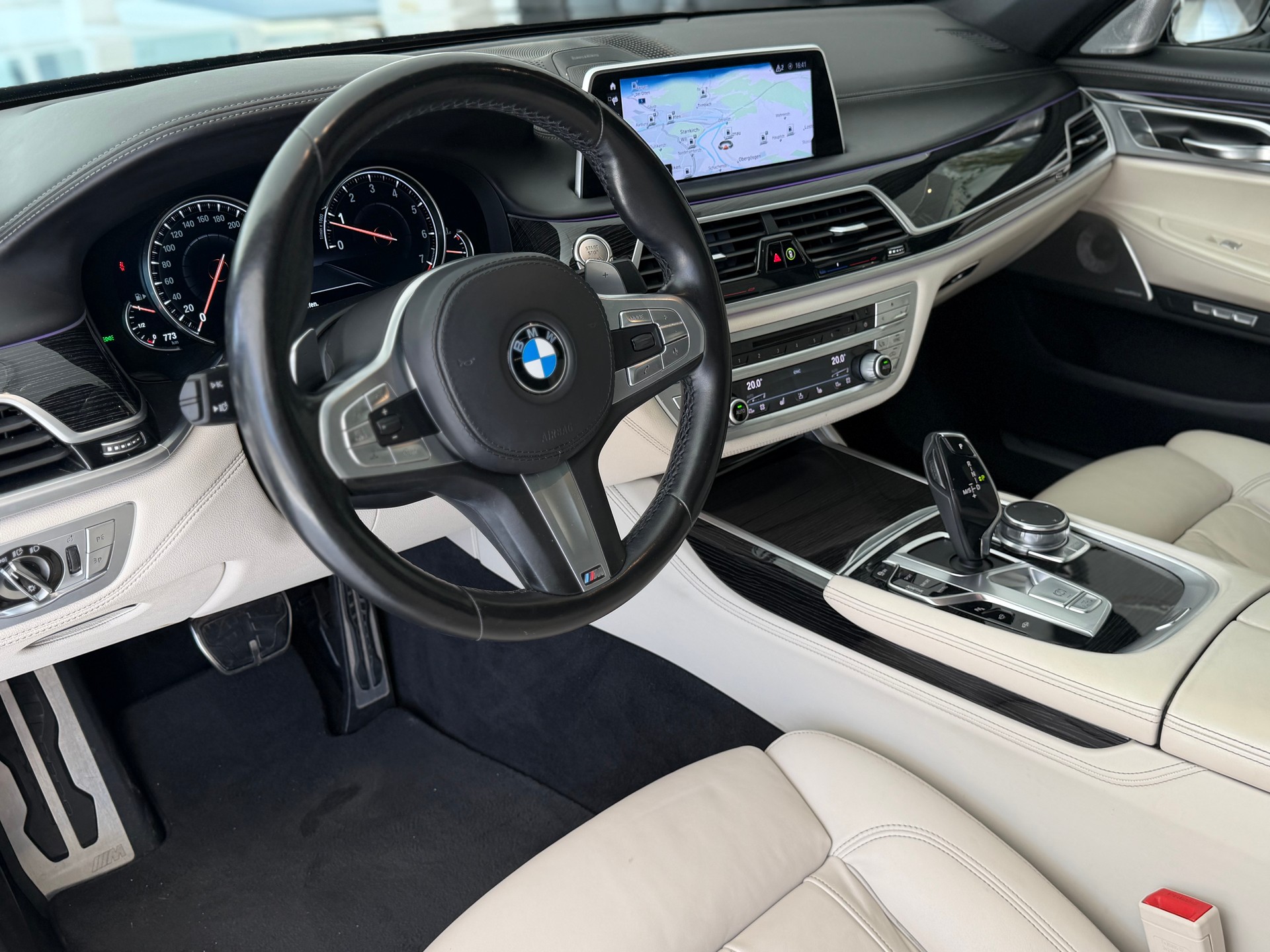 BMW 750i xDrive M Sport Steptronic **Frisch ab MFK**-image-11