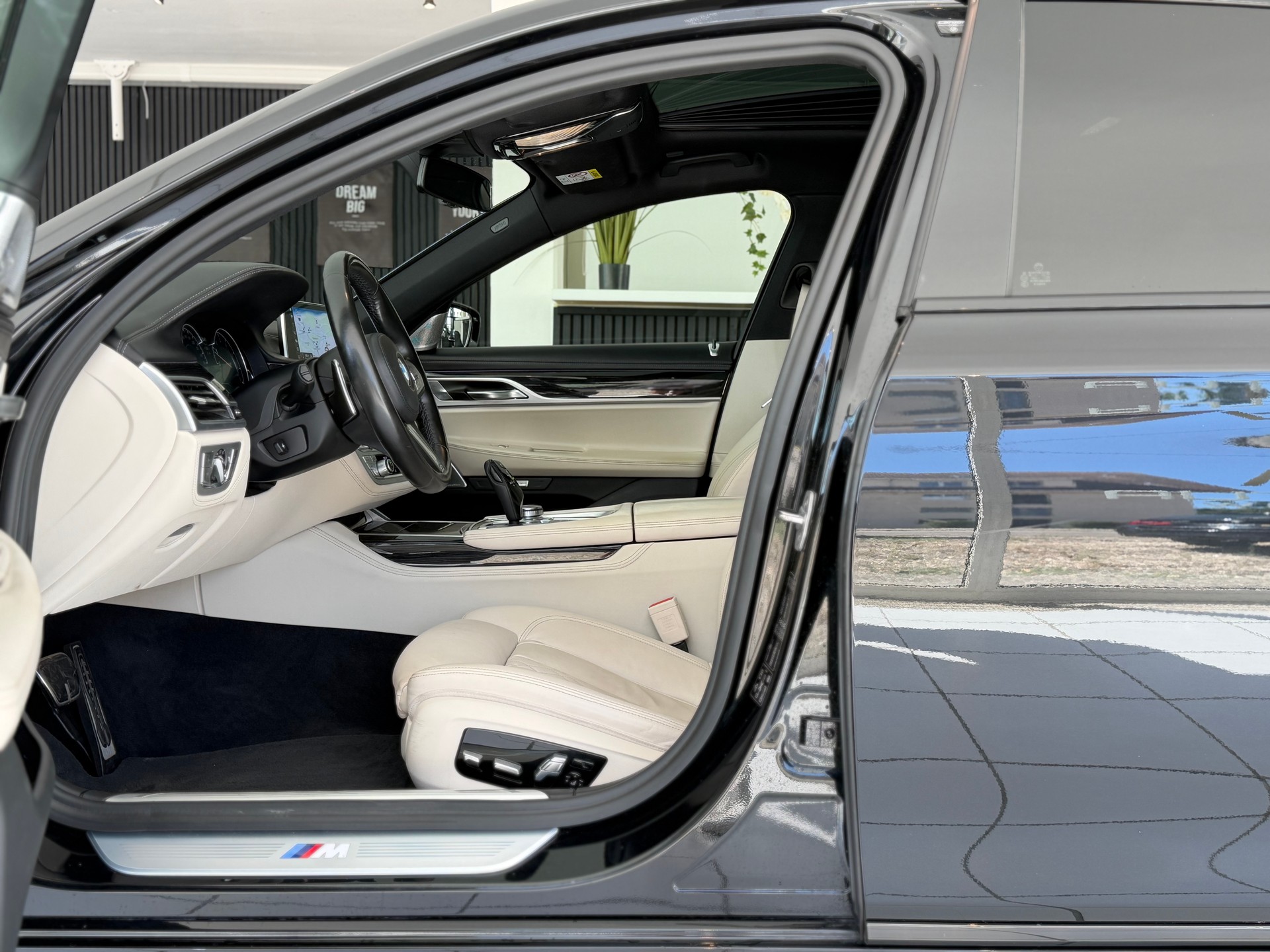 BMW 750i xDrive M Sport Steptronic **Frisch ab MFK**-image-10