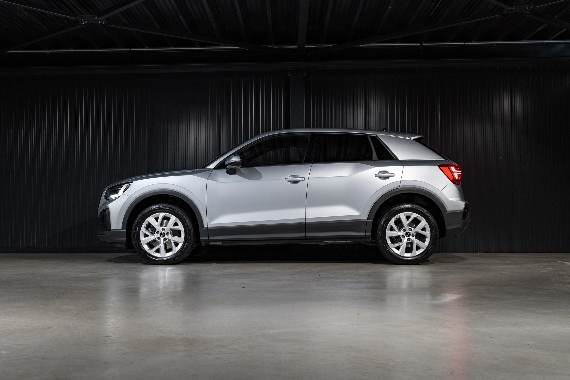 AUDI Q2 40 TFSI quattro S-tronic-image-2