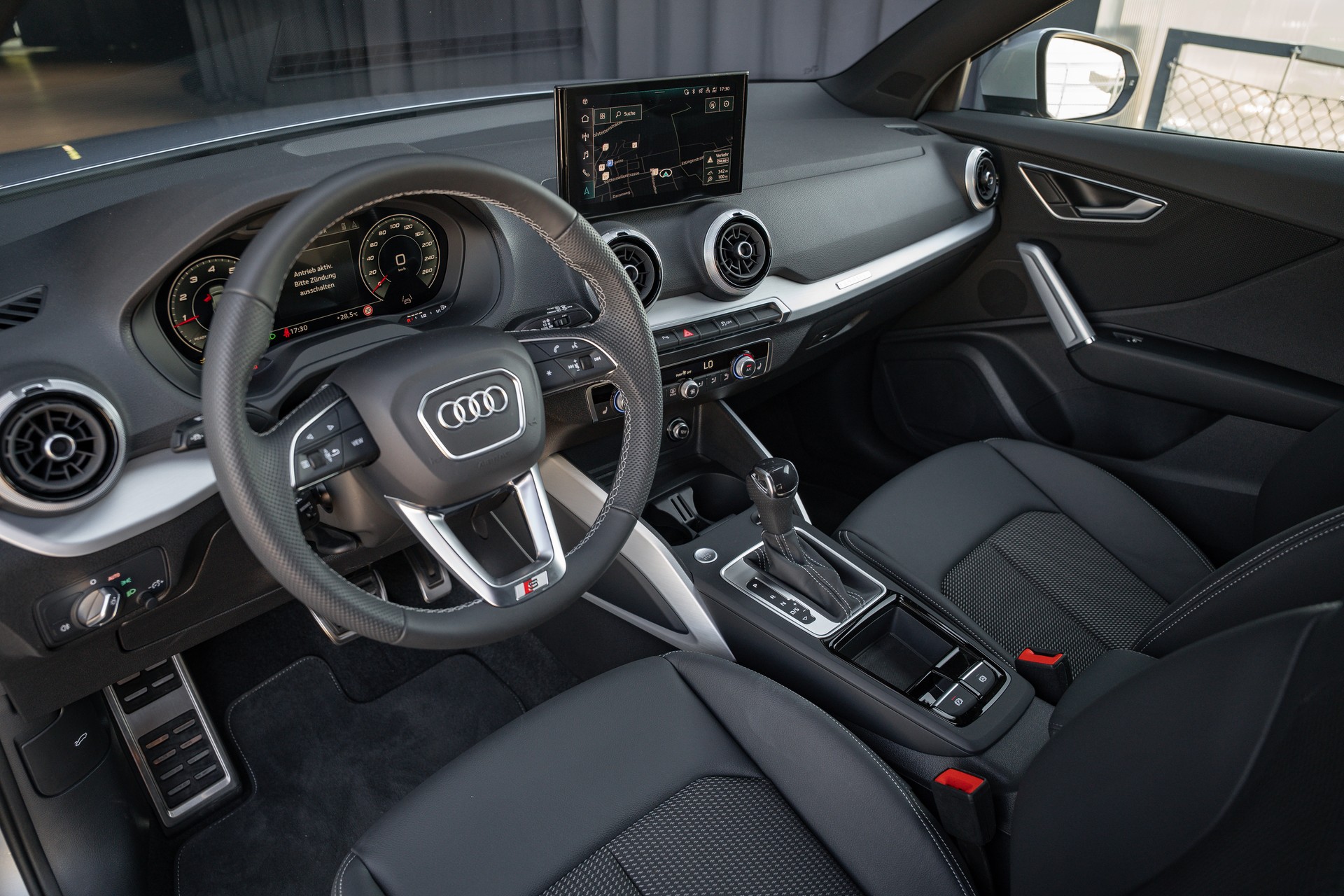 AUDI Q2 40 TFSI quattro S-tronic-image-12