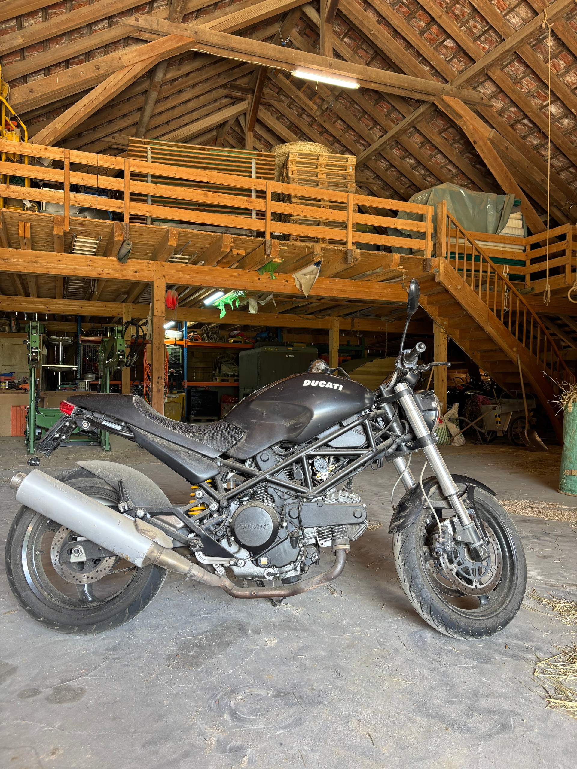 DUCATI Monster 695M