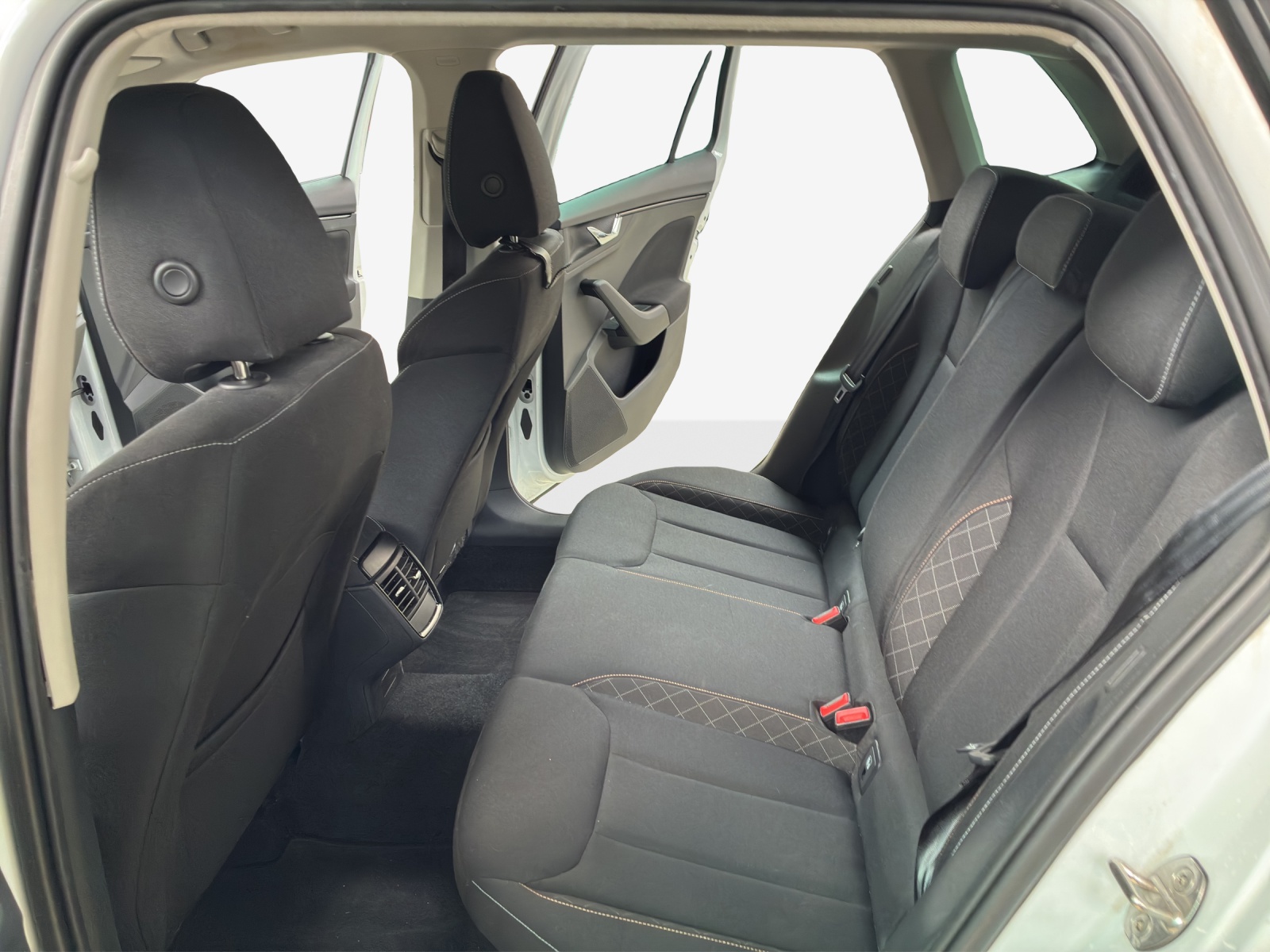 SKODA Kamiq 1.0 TSI Fresh-image-11