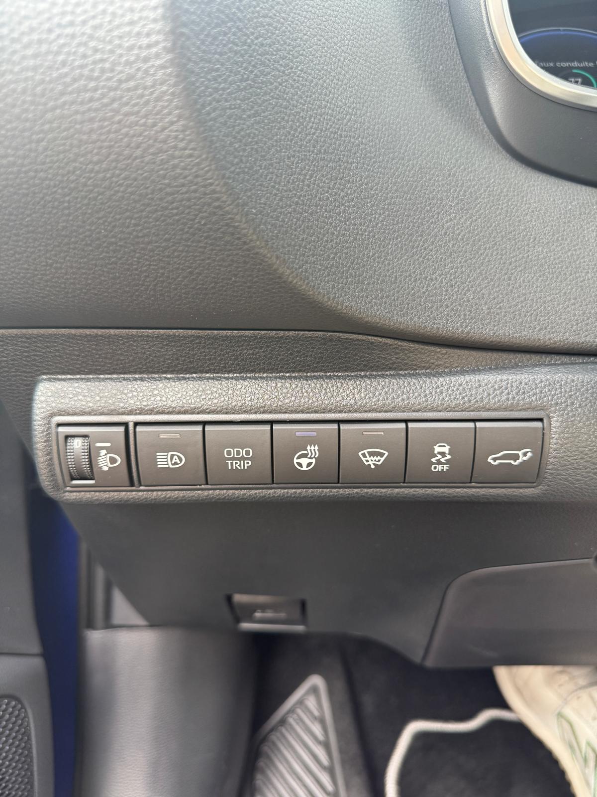 TOYOTA Corolla Touring Sports 1.8 HSD Trend e-CVT-image-25