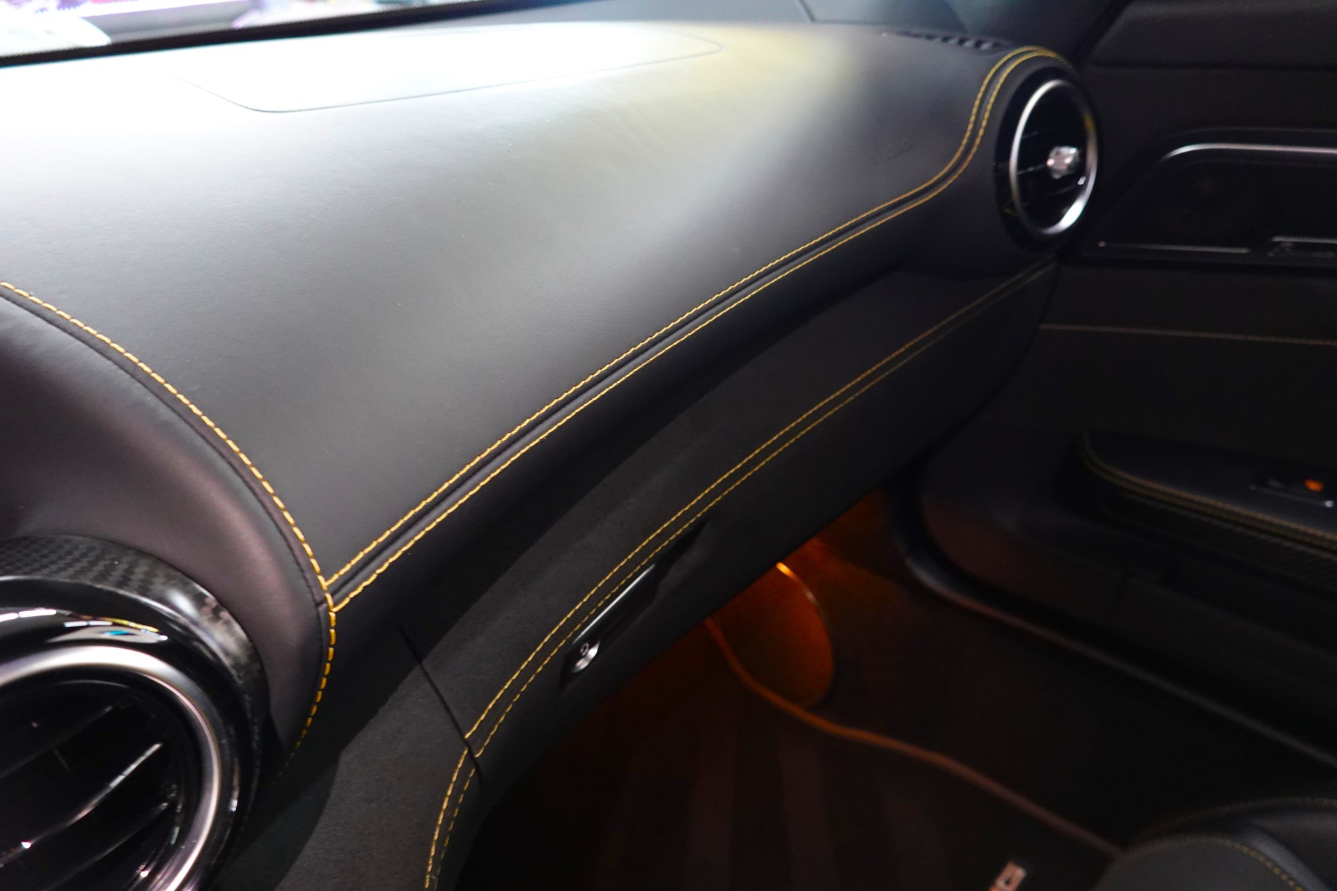 MERCEDES-BENZ AMG GT R SPEEDSHIFT DCT GREEN HULK CARBON PAKET ON TOP-image-44