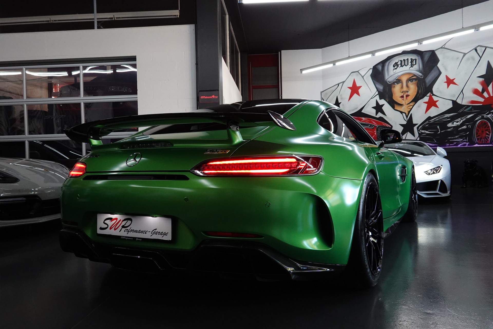 MERCEDES-BENZ AMG GT R SPEEDSHIFT DCT GREEN HULK CARBON PAKET ON TOP-image-63