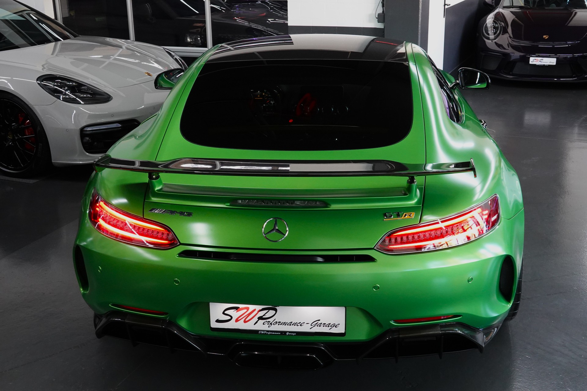 MERCEDES-BENZ AMG GT R SPEEDSHIFT DCT GREEN HULK CARBON PAKET ON TOP-image-31