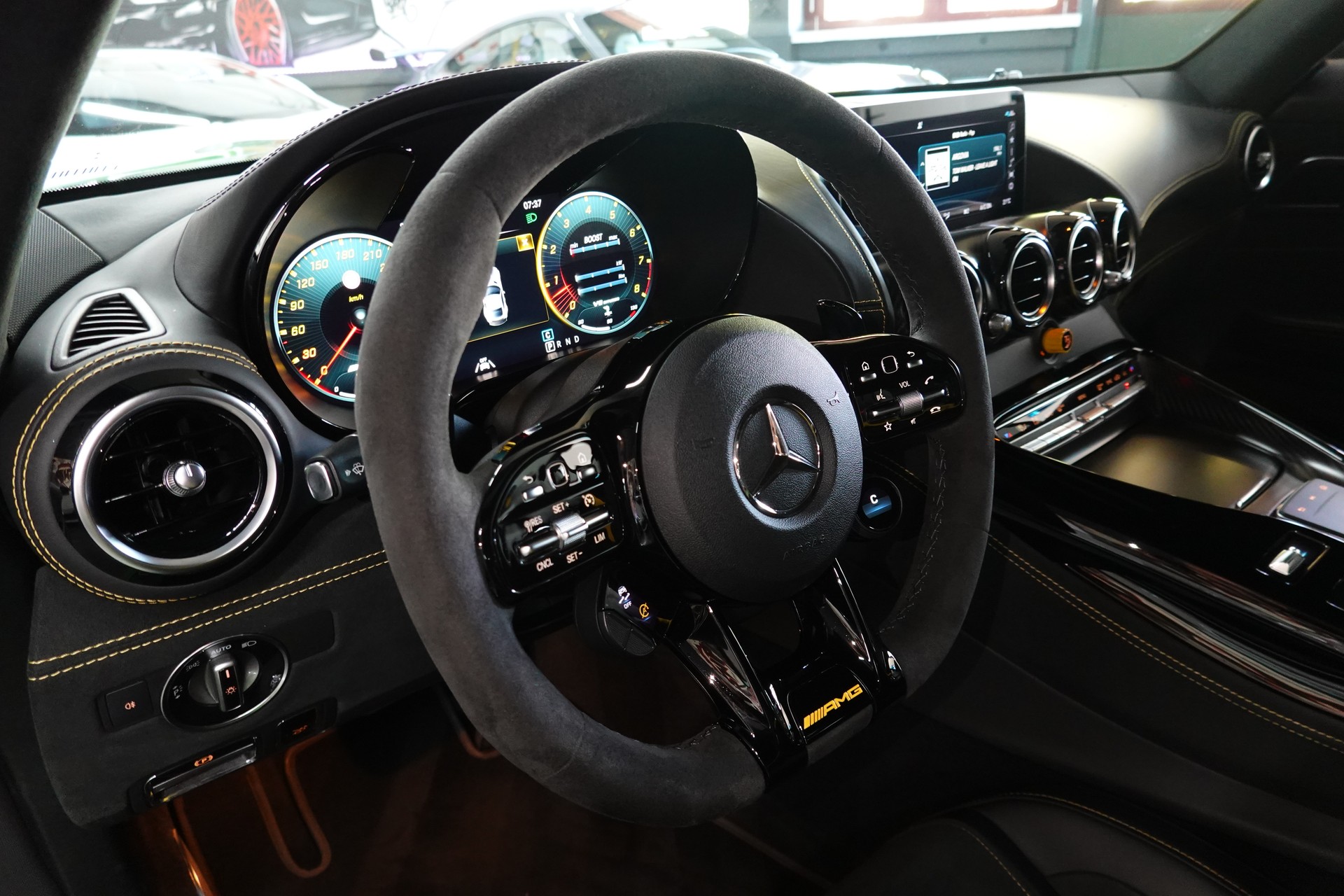 MERCEDES-BENZ AMG GT R SPEEDSHIFT DCT GREEN HULK CARBON PAKET ON TOP-image-45