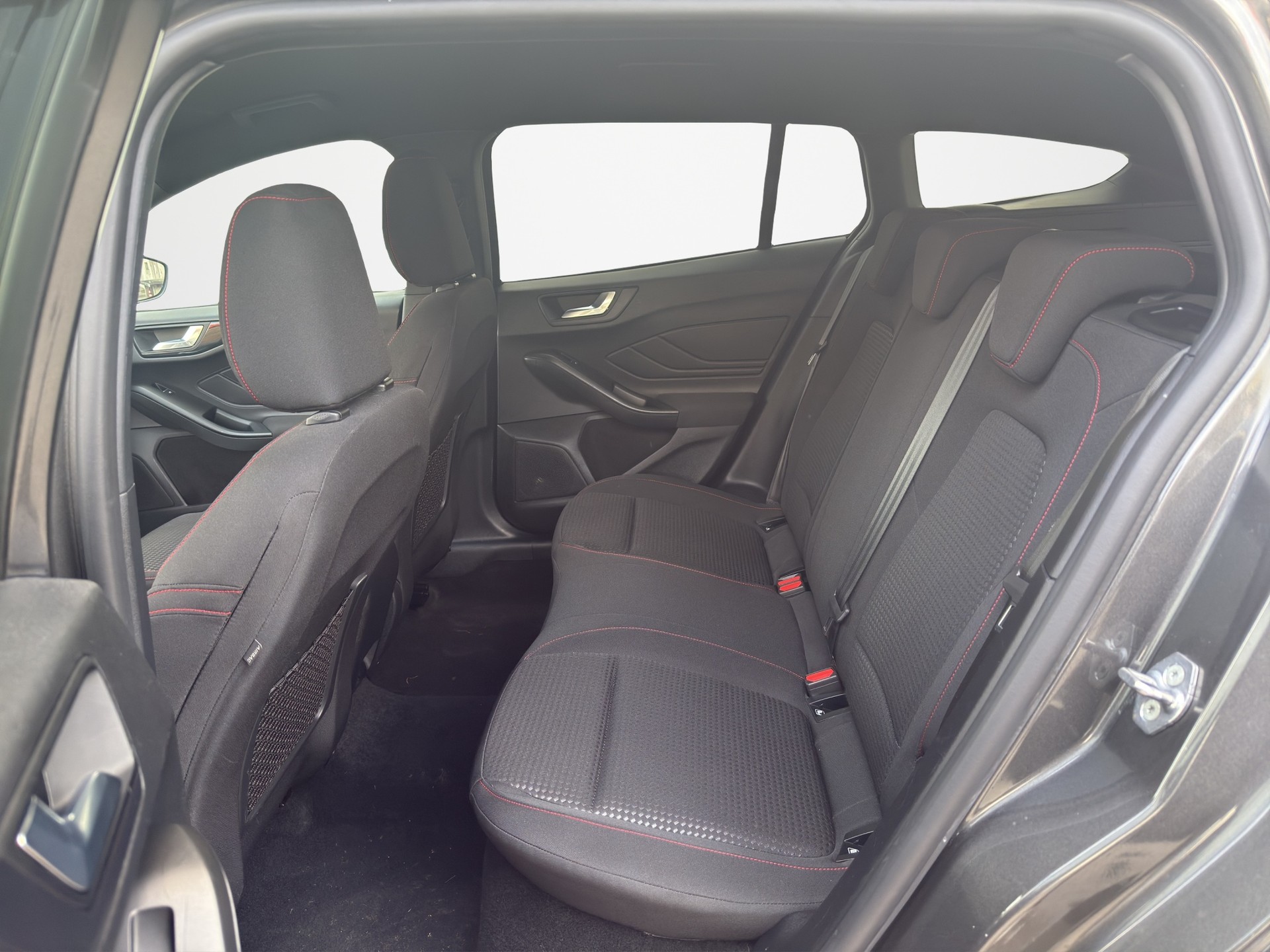 FORD Focus 1.0 MHEV ST-Line Automat-image-8