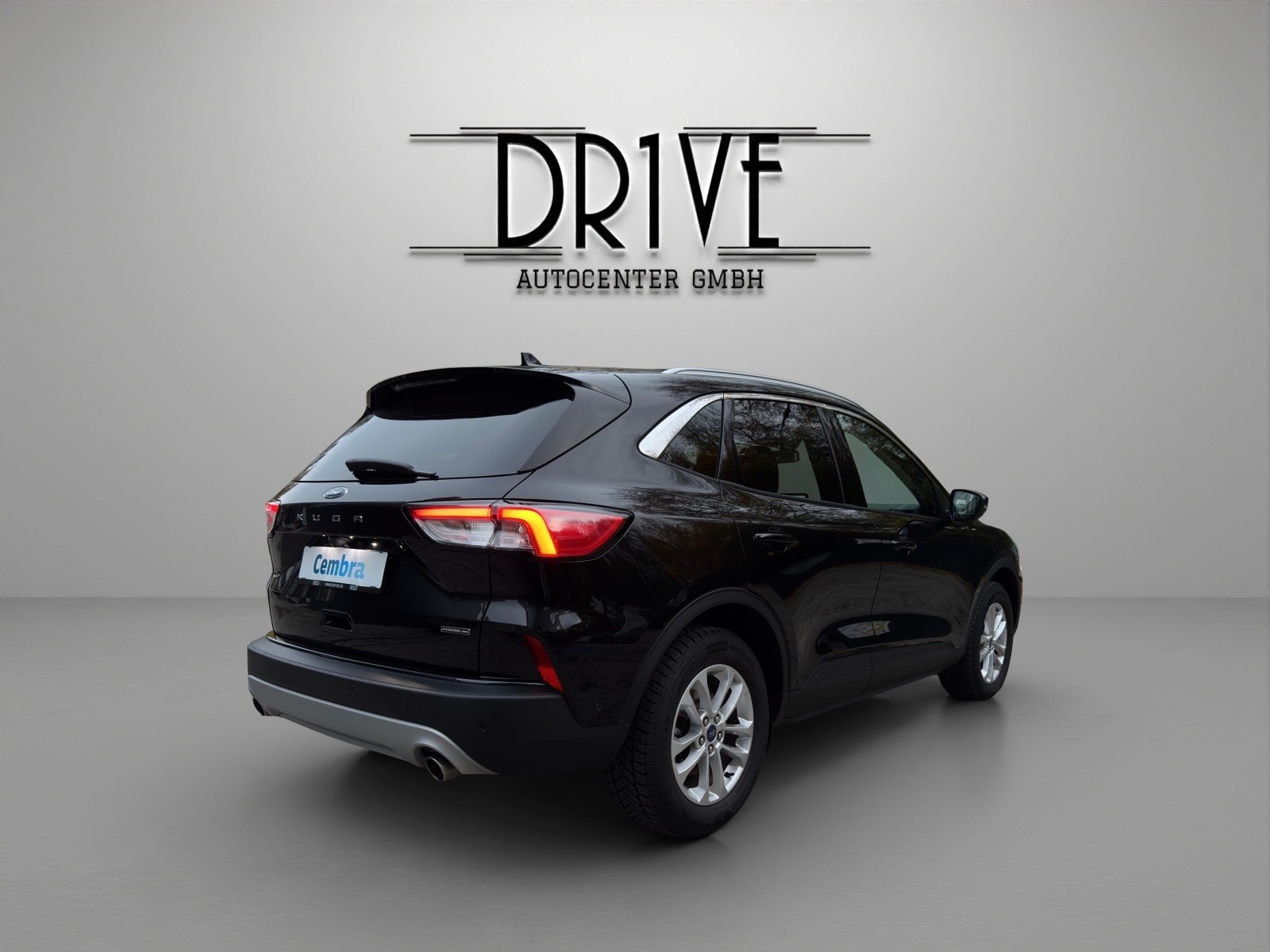 FORD Kuga 2.5 FHEV Titanium 4WD-image-4