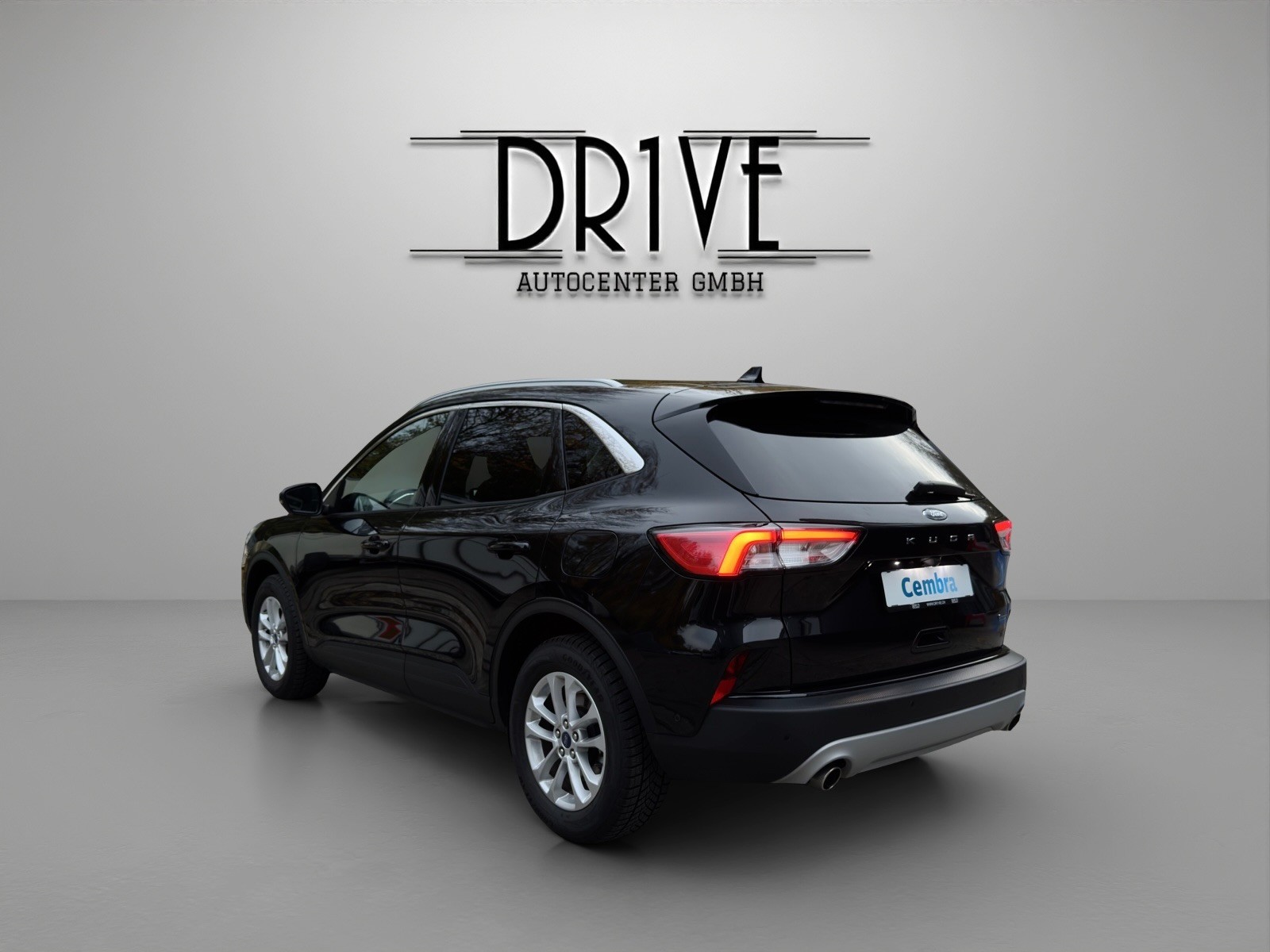 FORD Kuga 2.5 FHEV Titanium 4WD-image-6